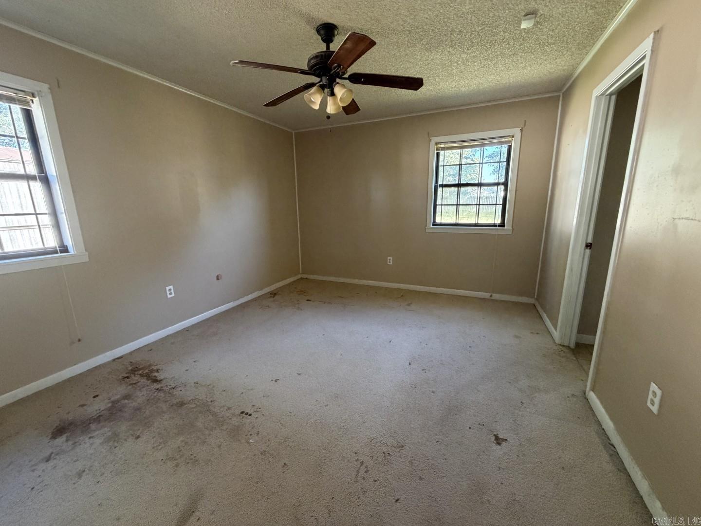 210 Oak Street Property Photo 7