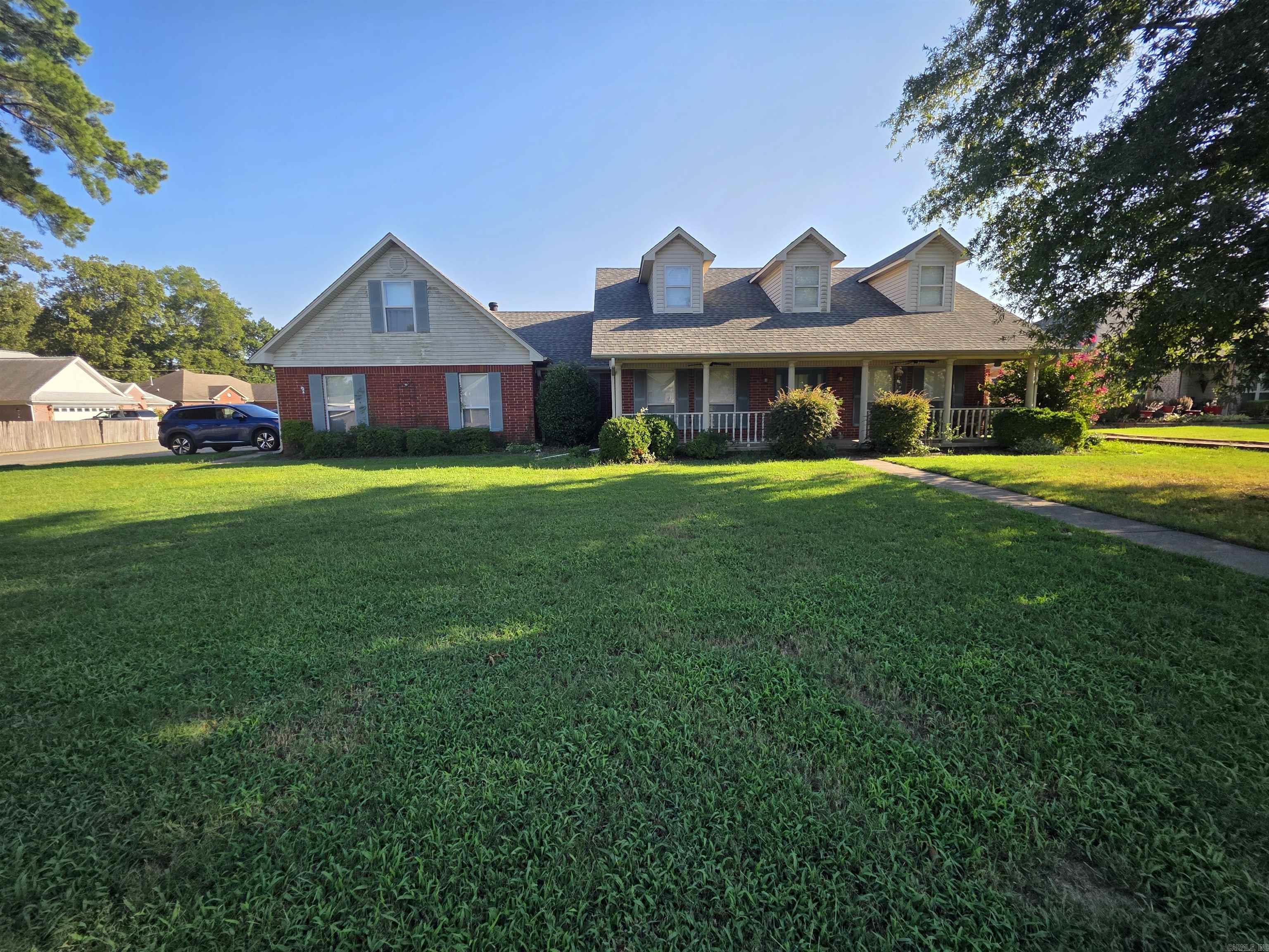 1117 Colonial Drive Property Photo 2