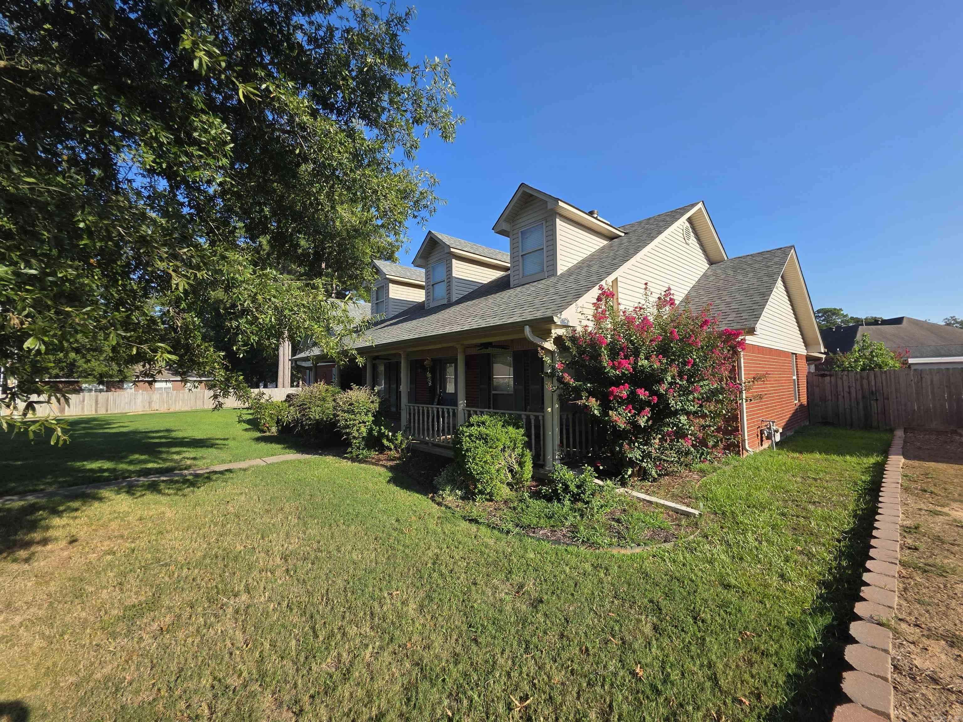 1117 Colonial Drive Property Photo 5