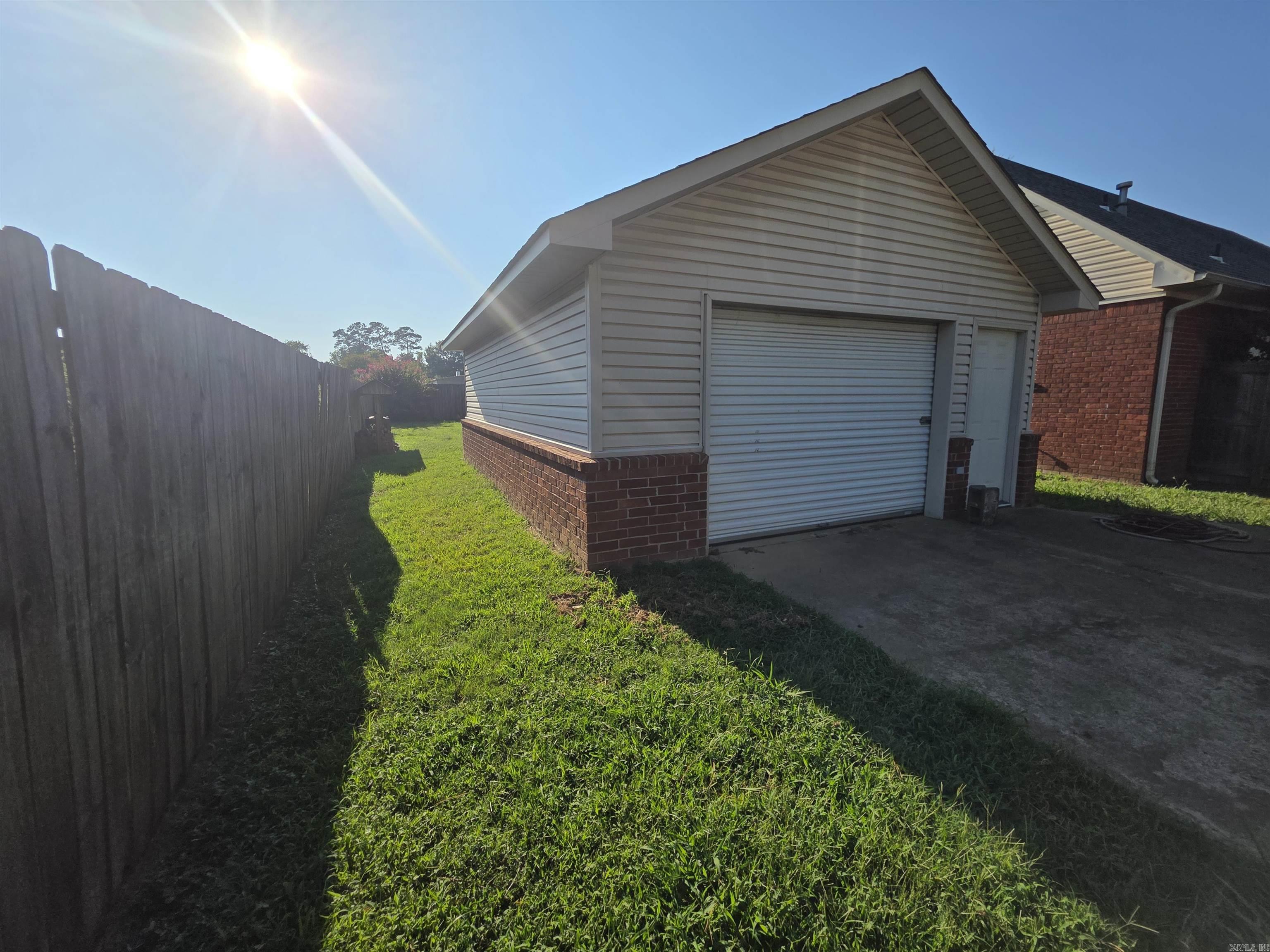 1117 Colonial Drive Property Photo 8