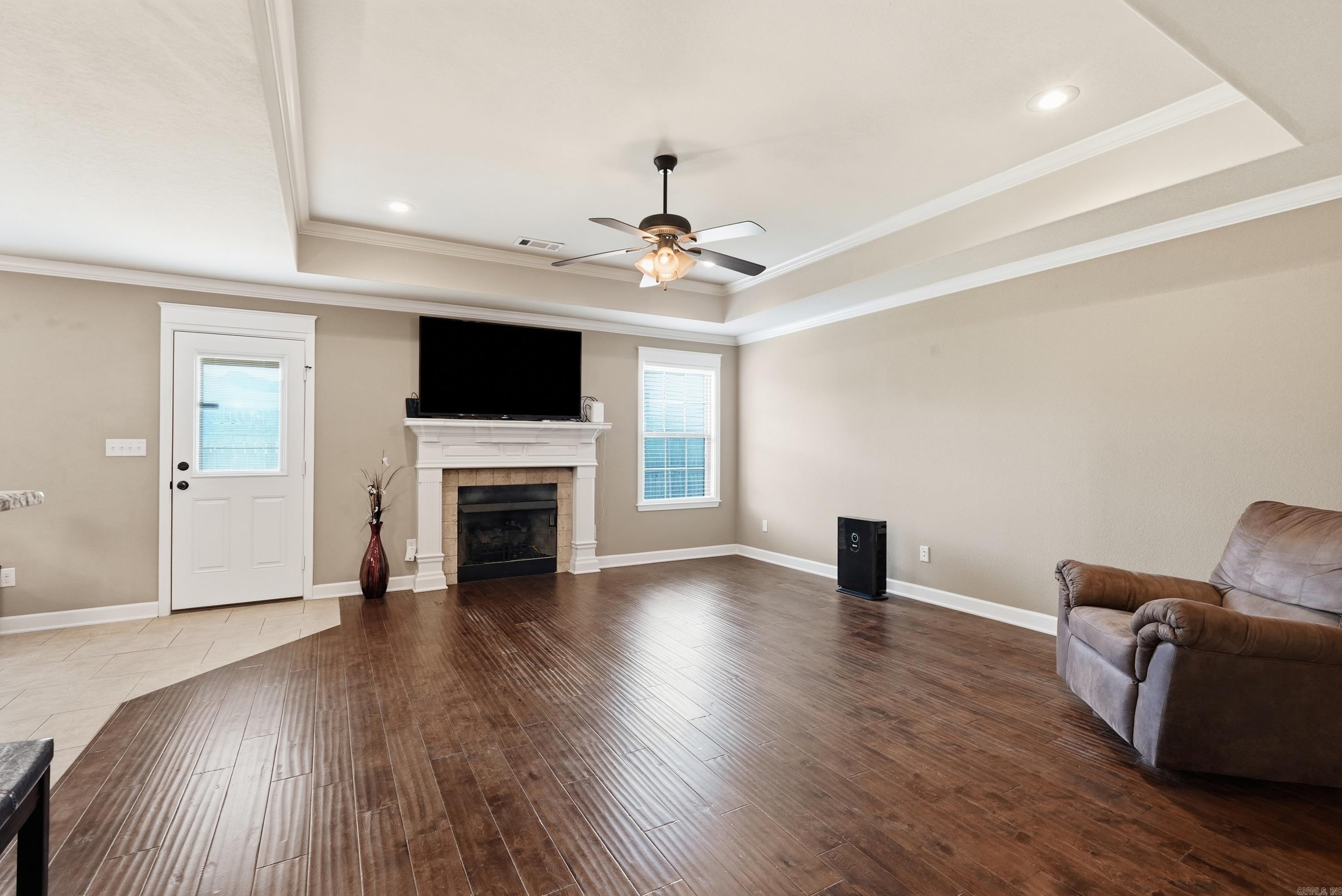 5502 Glenn Cove Property Photo 5