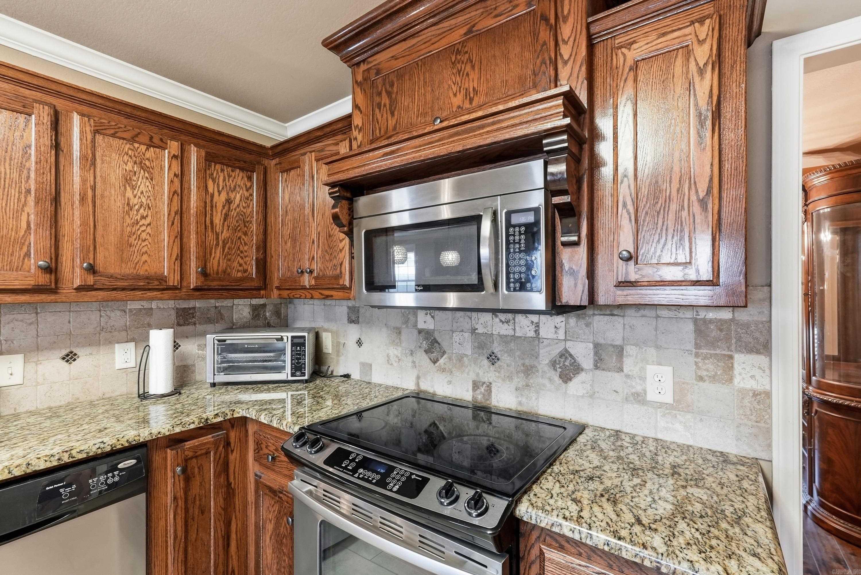 5502 Glenn Cove Property Photo 13
