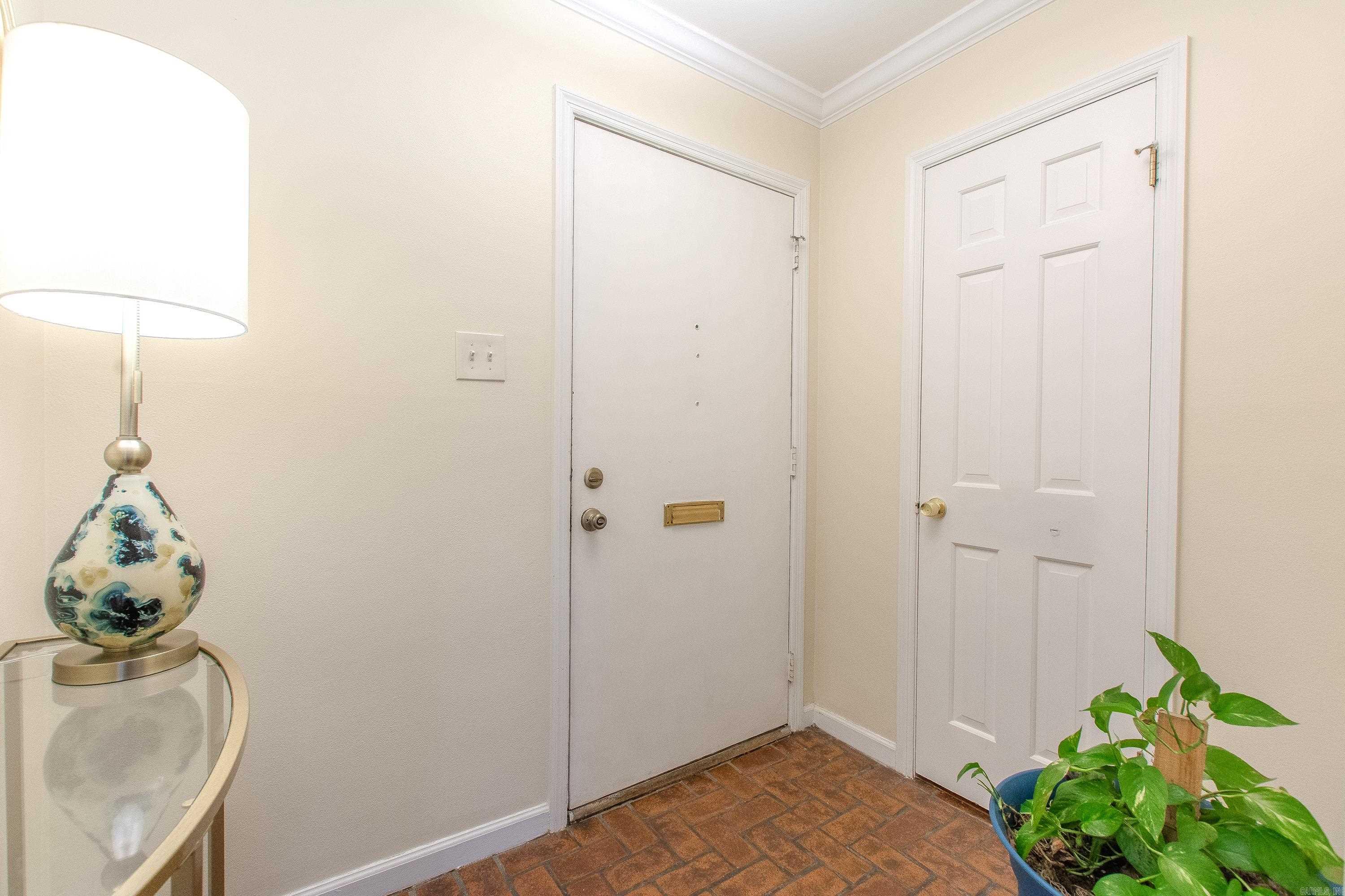 8 Kingsbridge Way Apt 8 Property Photo 4