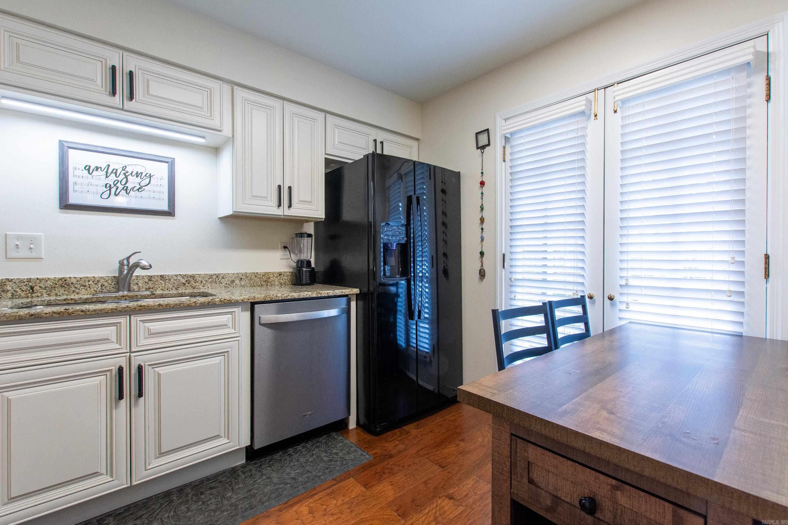 8 Kingsbridge Way Apt 8 Property Photo 7