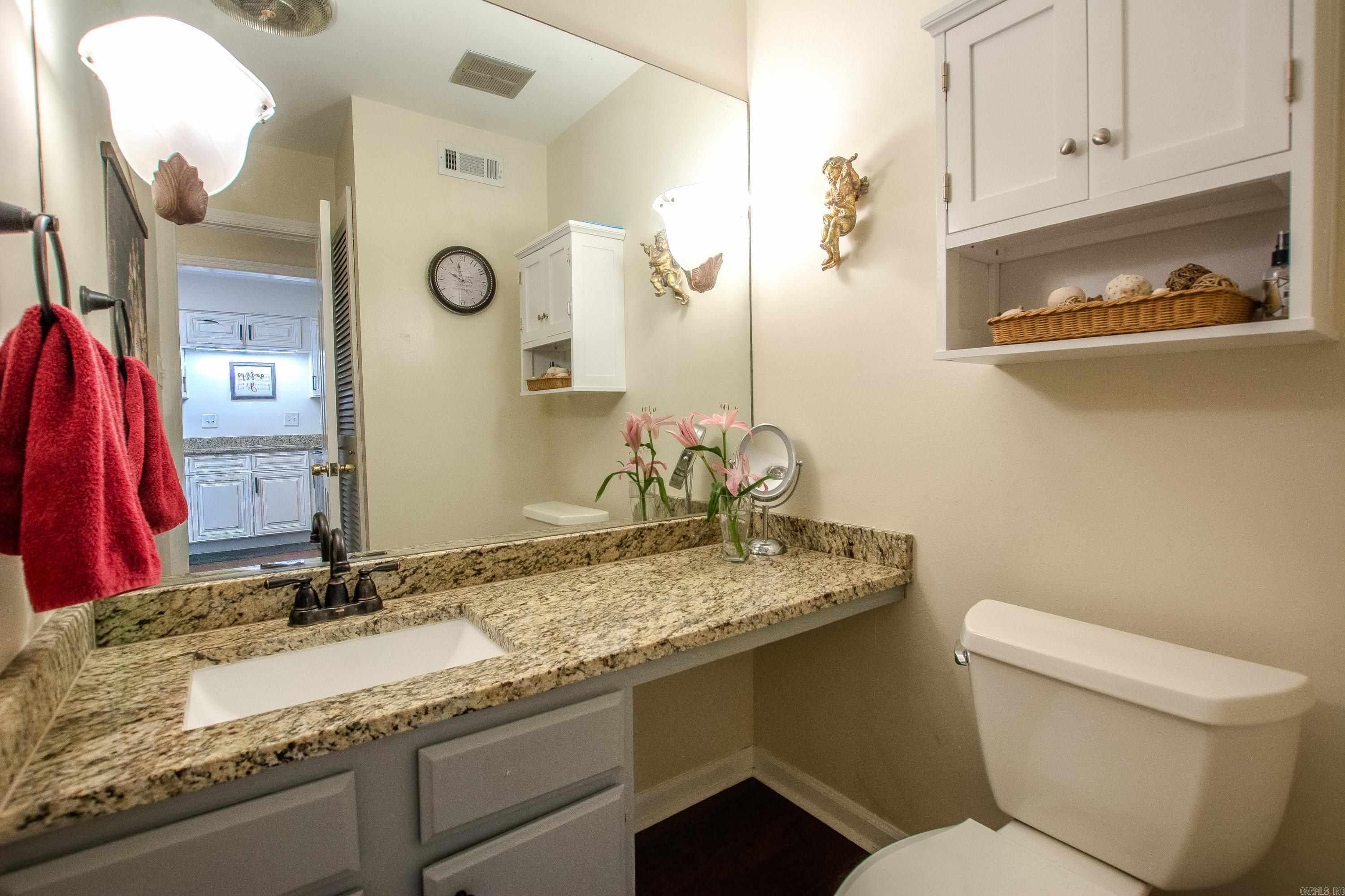 8 Kingsbridge Way Apt 8 Property Photo 11