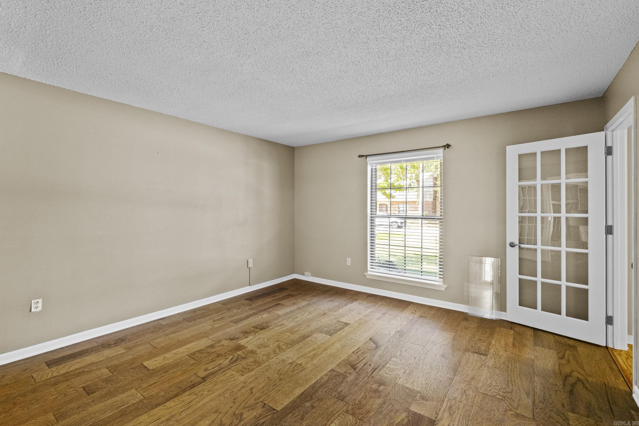5908 Eagle Creek Road Property Photo 6