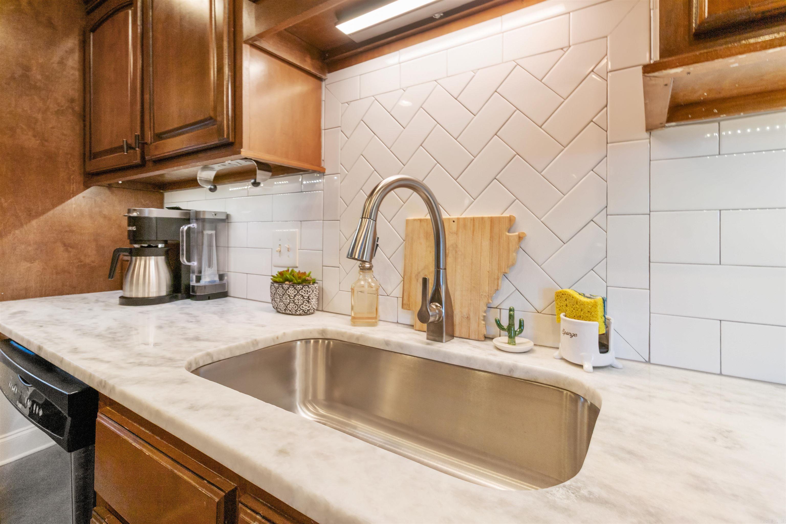 4100 Wetherford Cove Property Photo 11