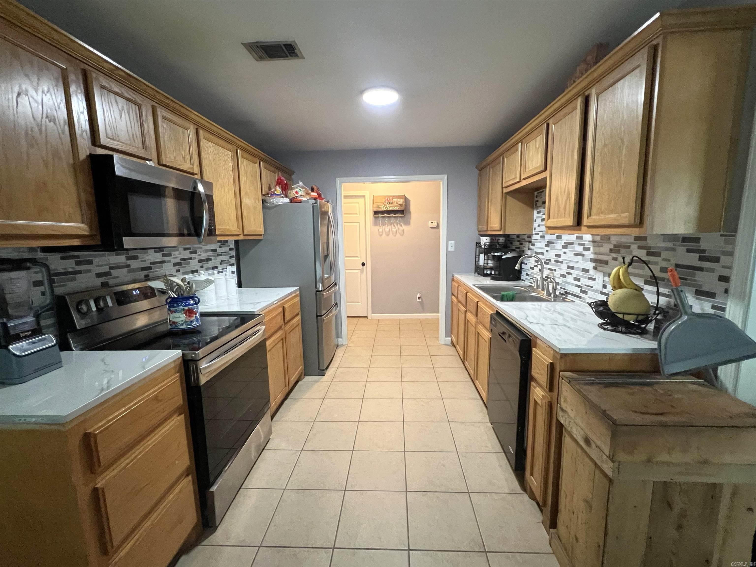 368 Meadow Creek Drive Property Photo 5