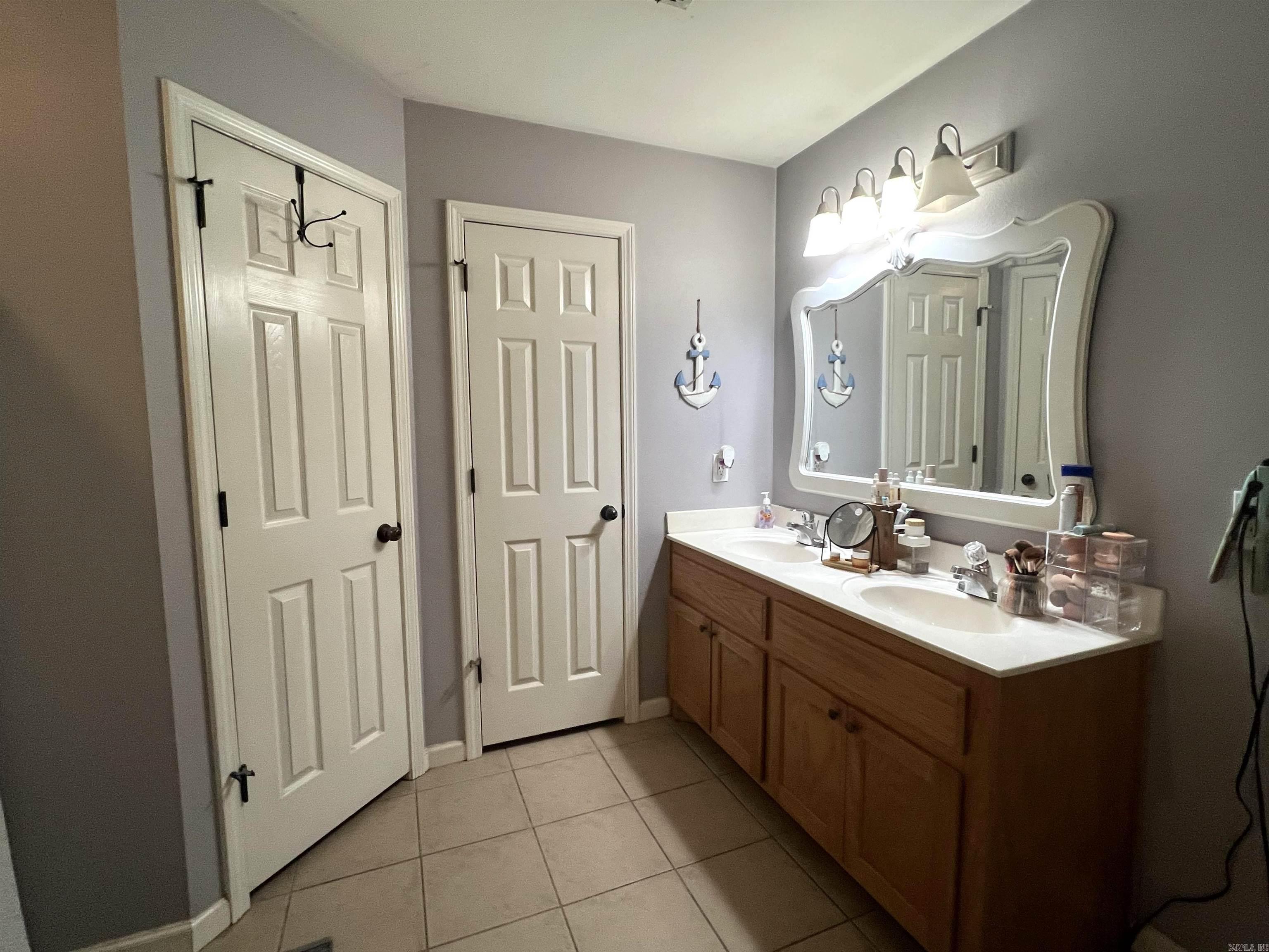 368 Meadow Creek Drive Property Photo 12