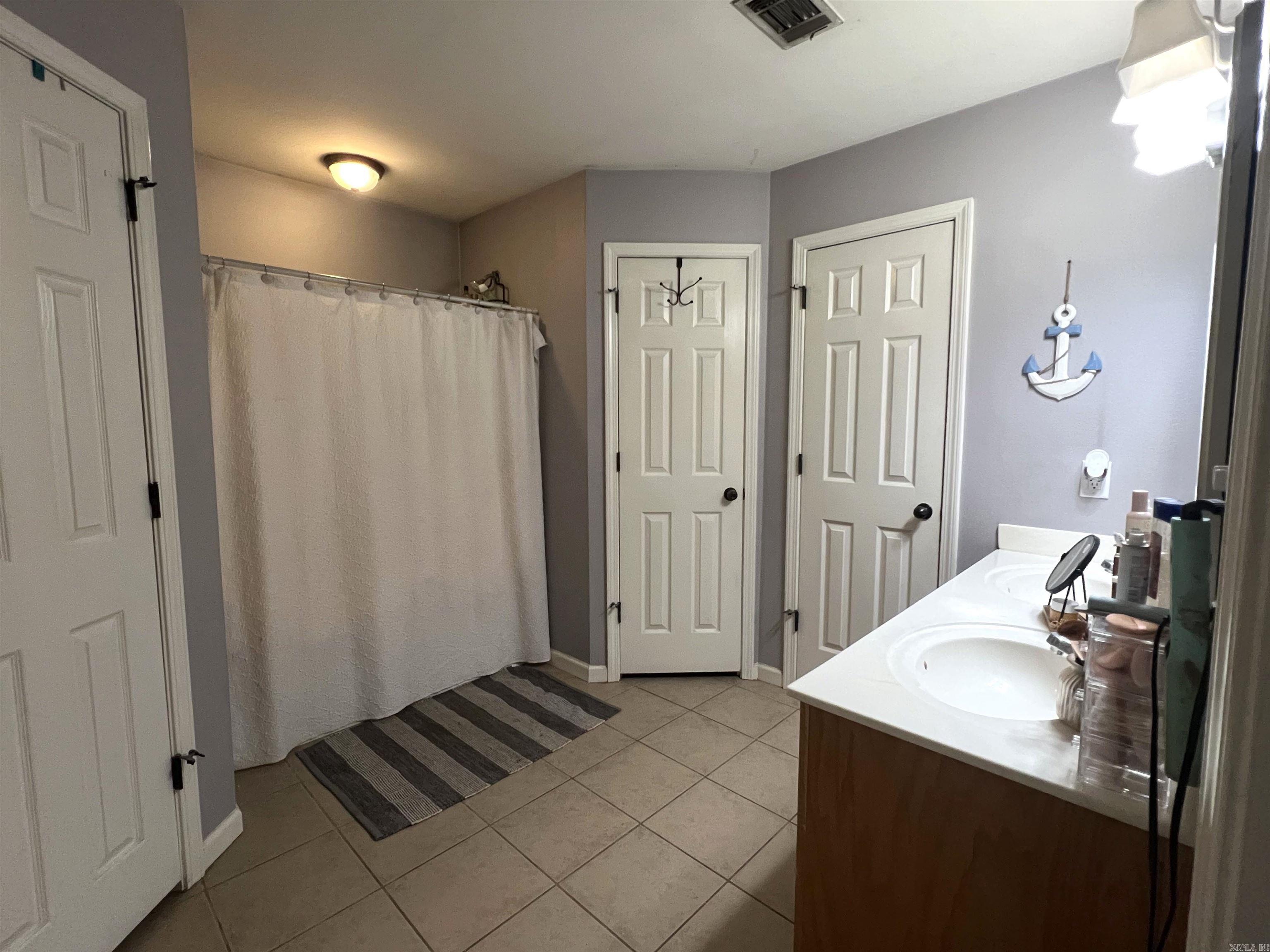 368 Meadow Creek Drive Property Photo 13