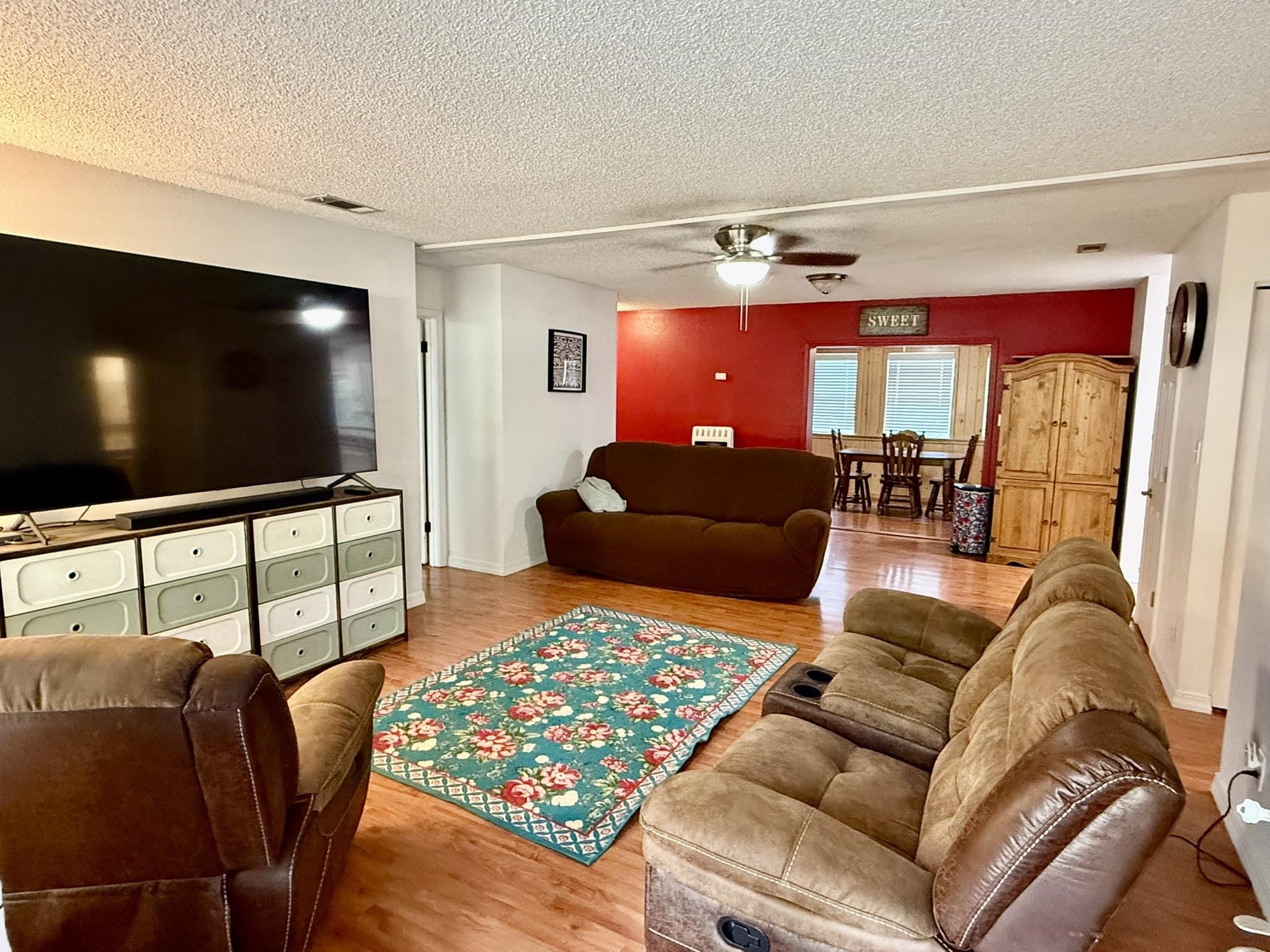 107 E Church St Property Photo 2