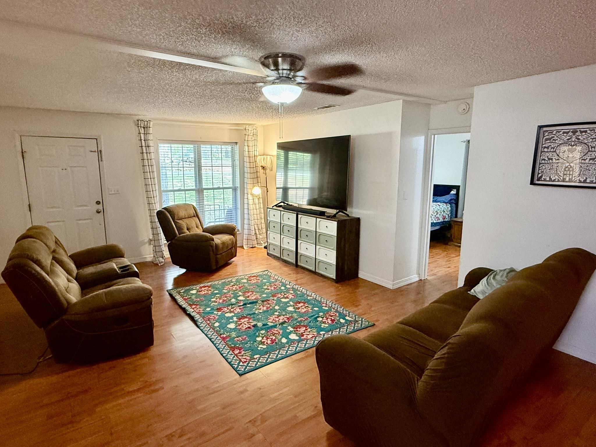 107 E Church St Property Photo 3