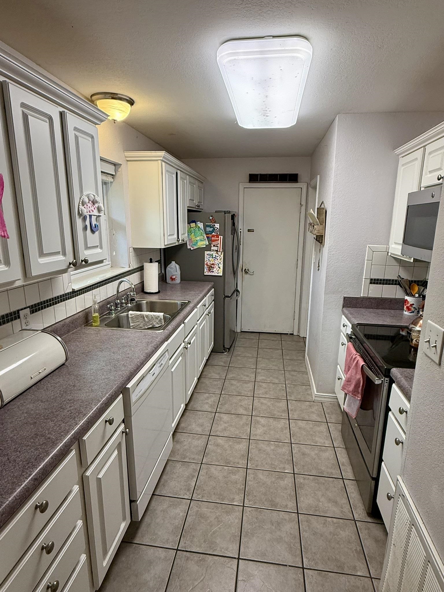 107 E Church St Property Photo 6