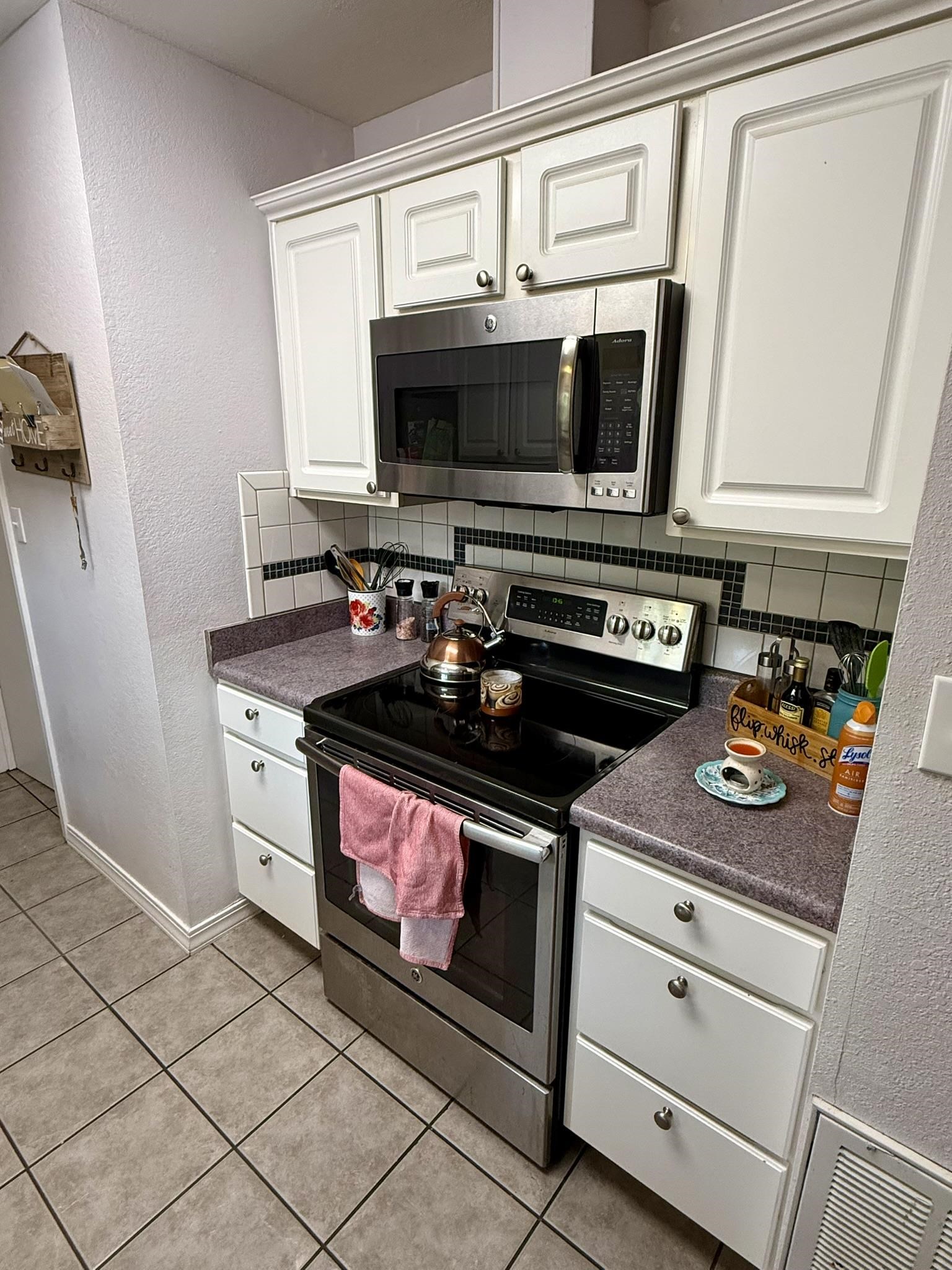 107 E Church St Property Photo 7