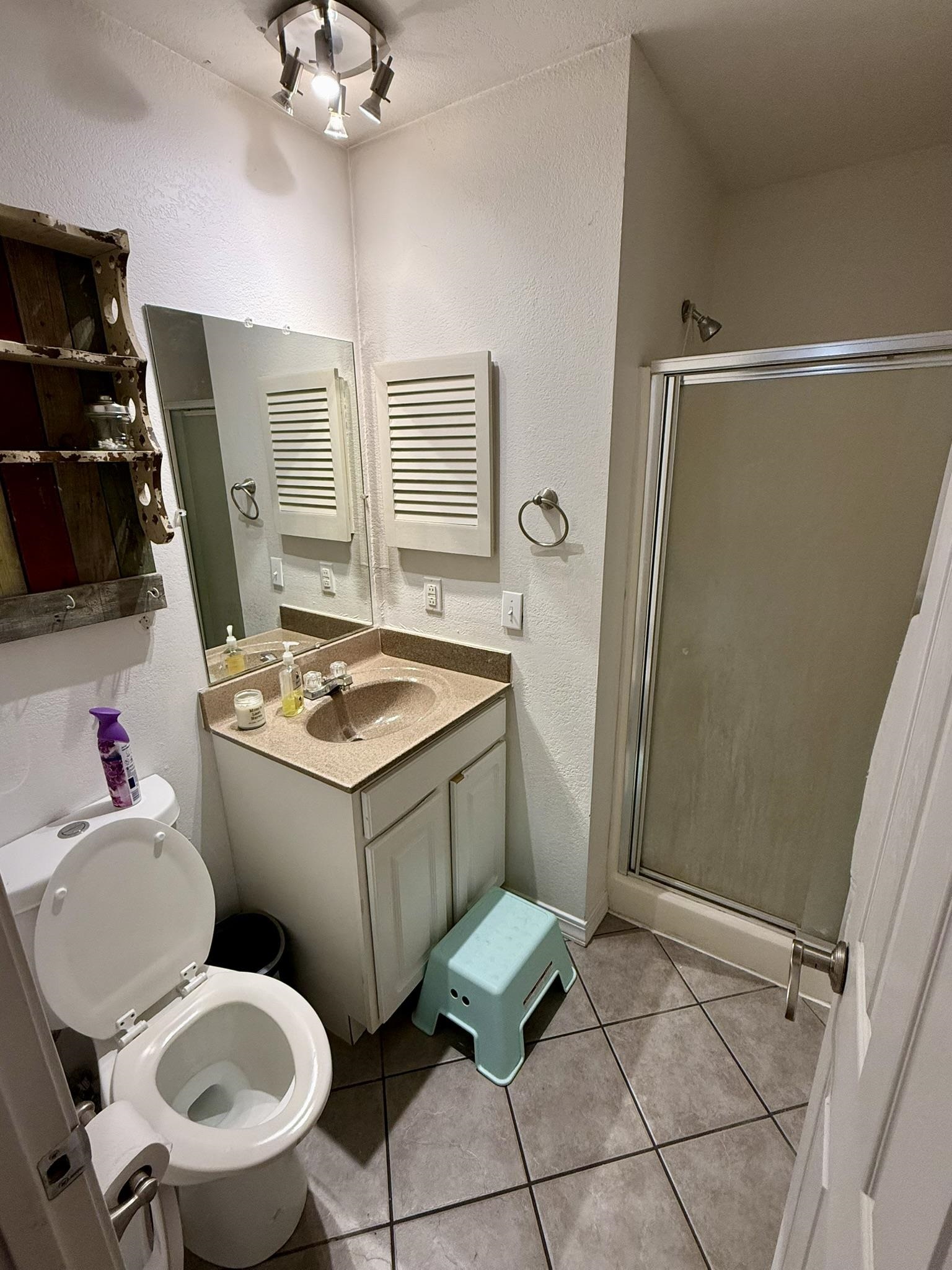 107 E Church St Property Photo 9