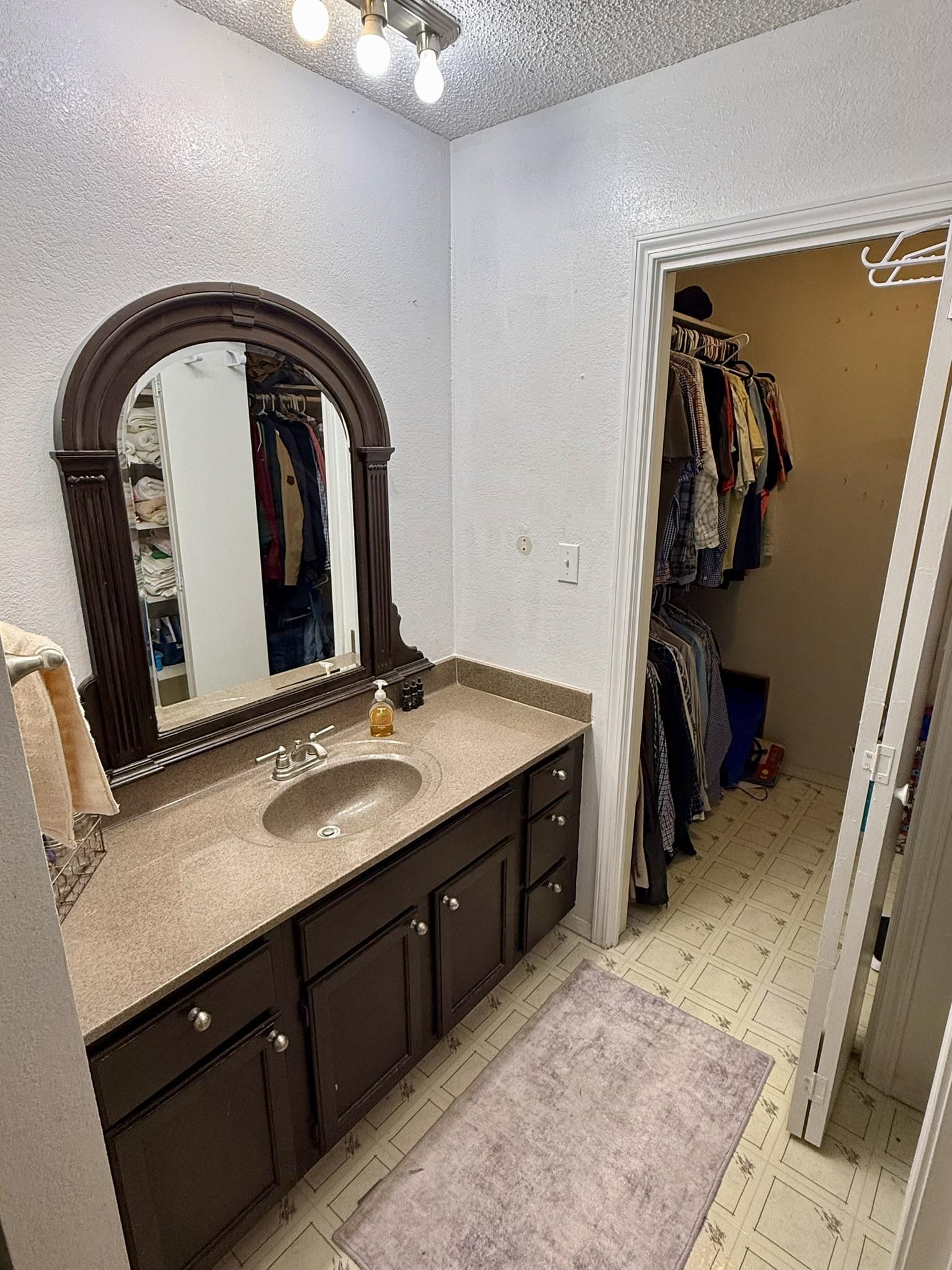 107 E Church St Property Photo 11