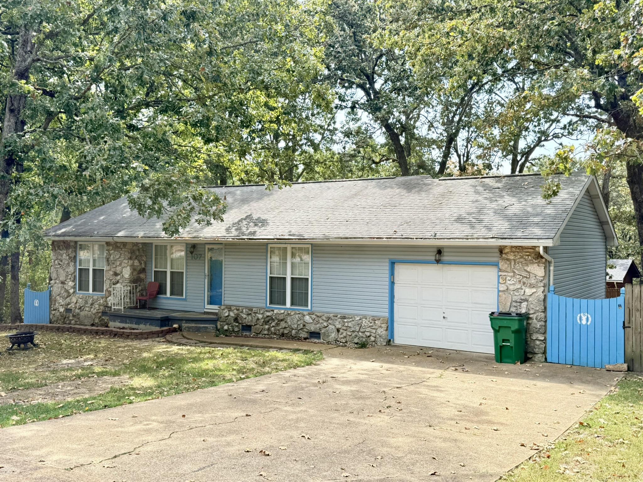 107 E Church St Property Photo 15