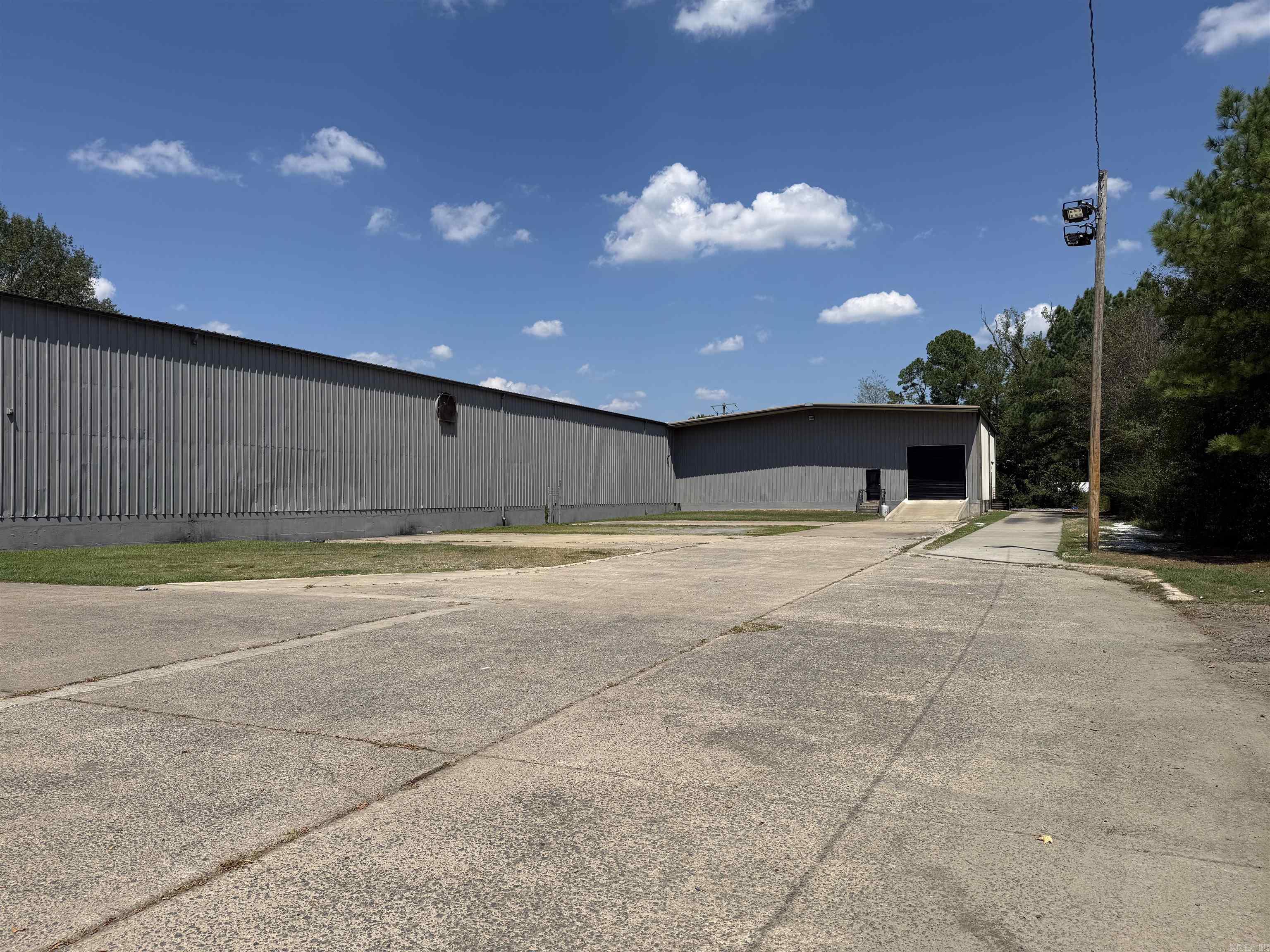 10118 Colonel Glenn Road Property Photo 2