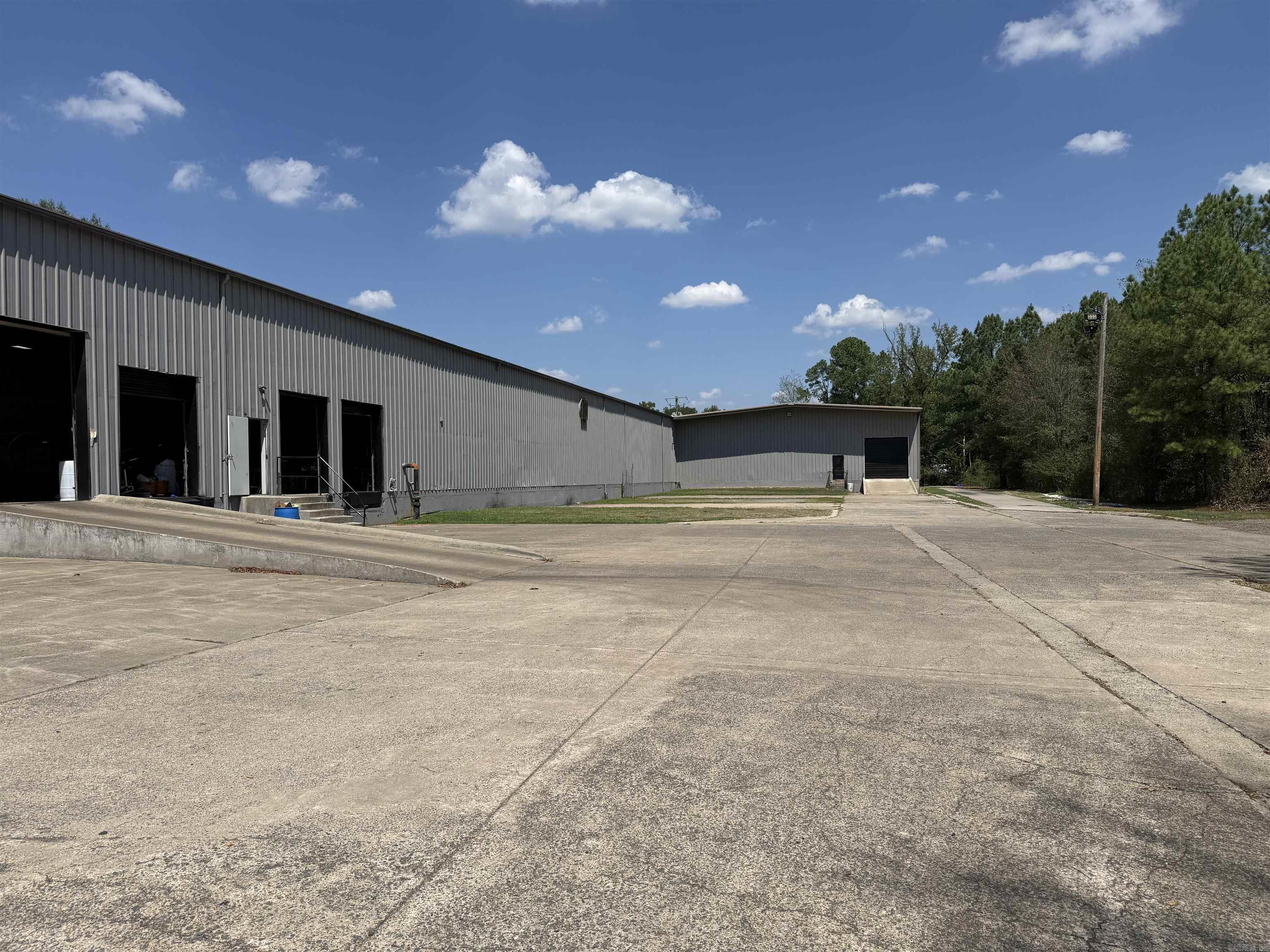 10118 Colonel Glenn Road Property Photo 3