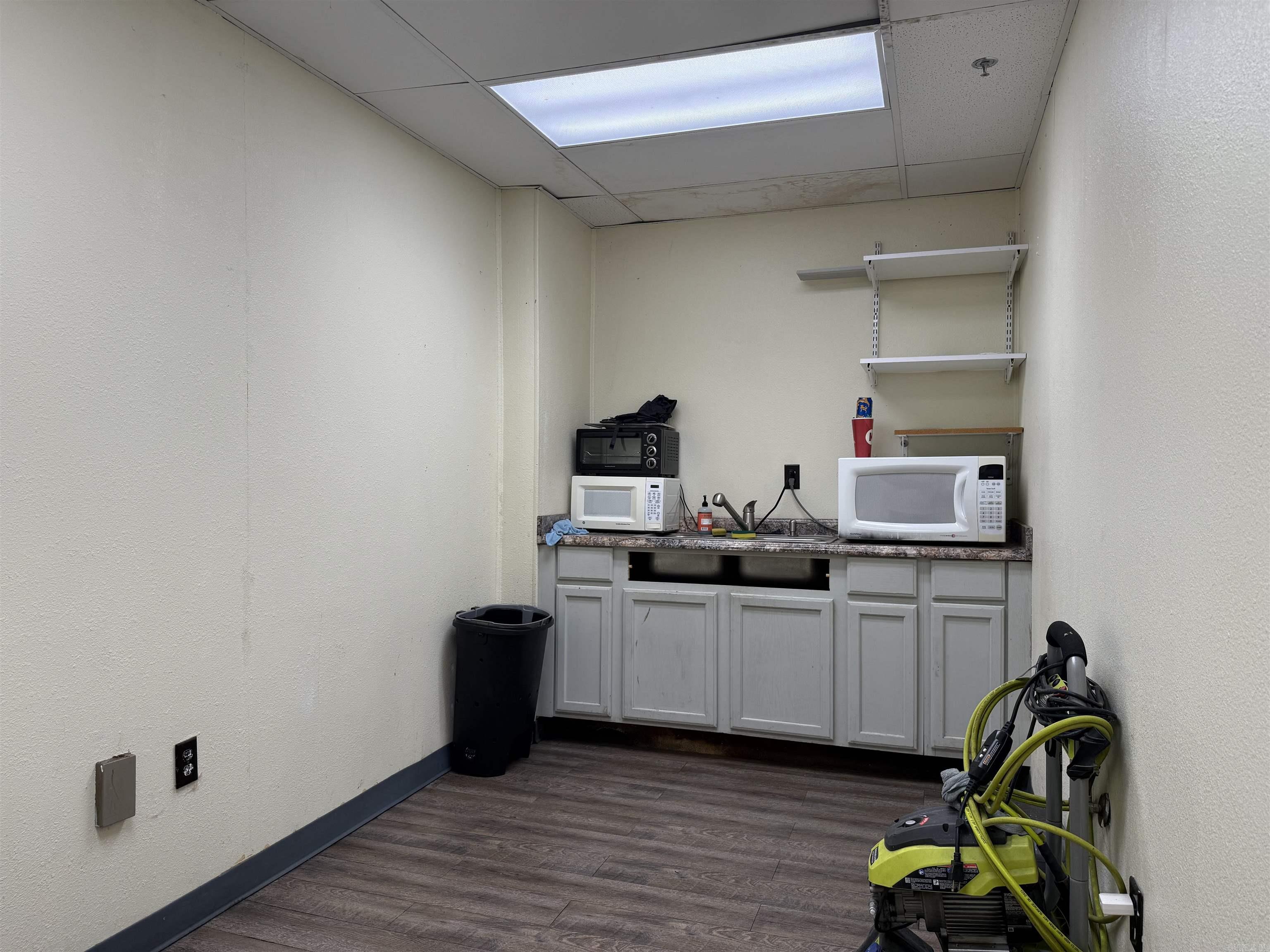 10118 Colonel Glenn Road Property Photo 12
