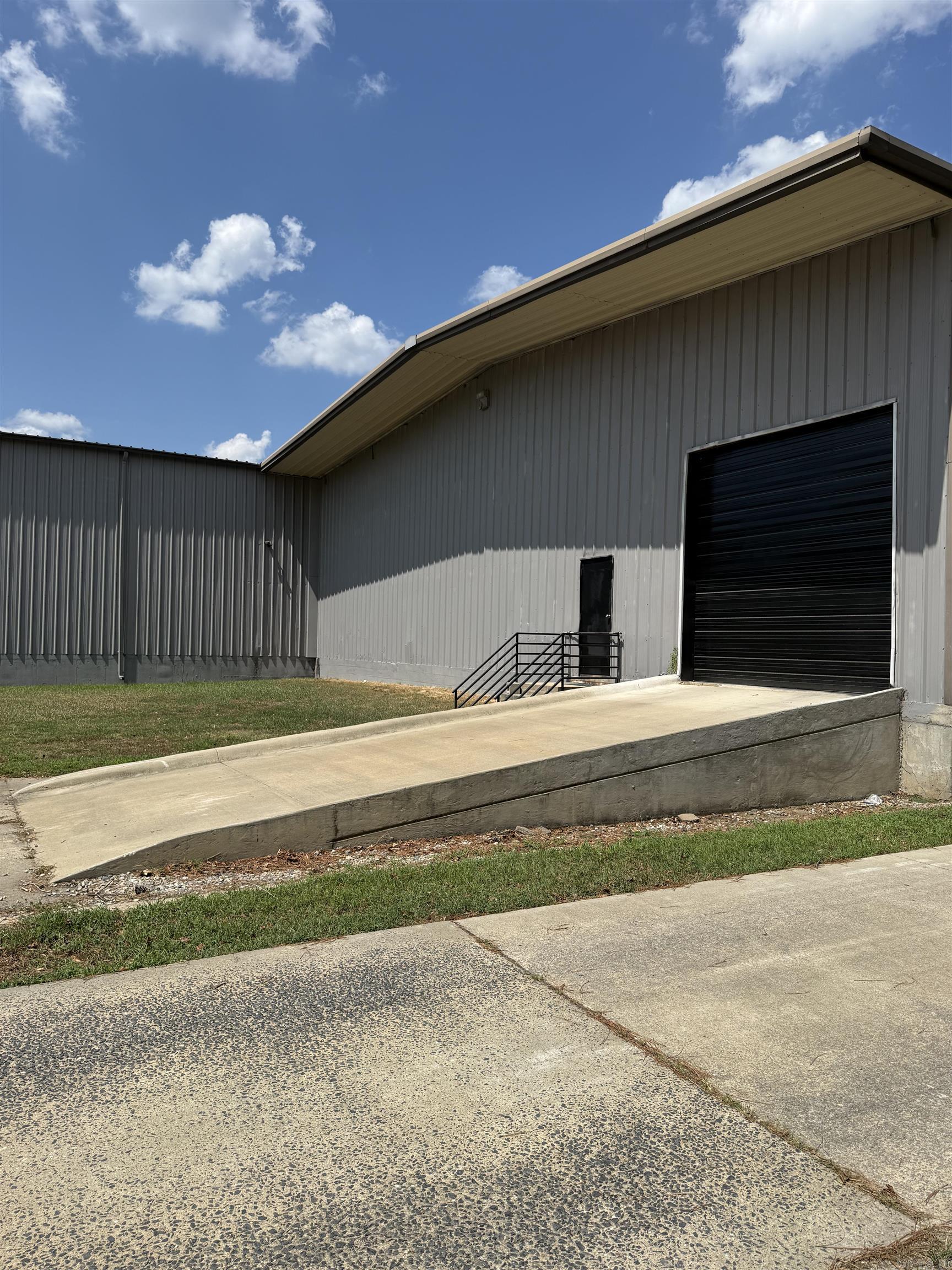 10118 Colonel Glenn Road Property Photo 17