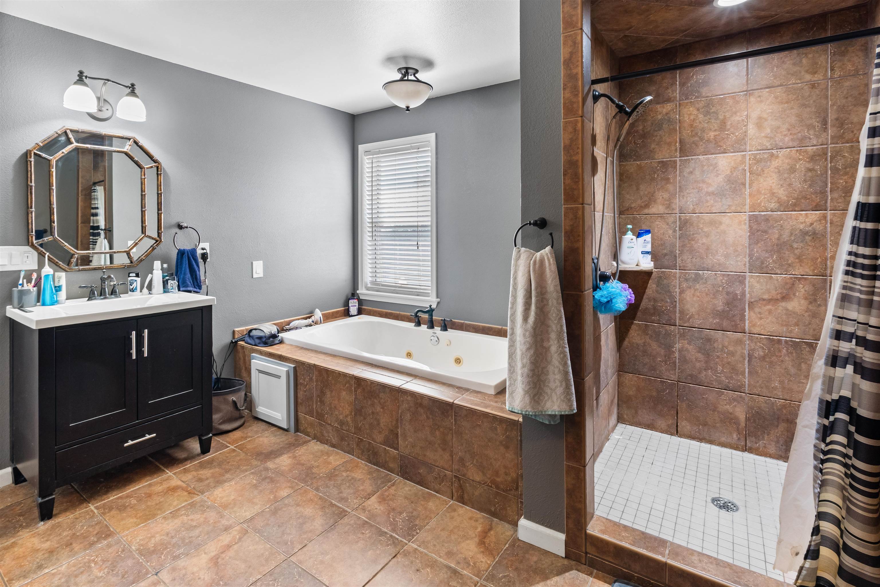51 Pine Street Property Photo 6