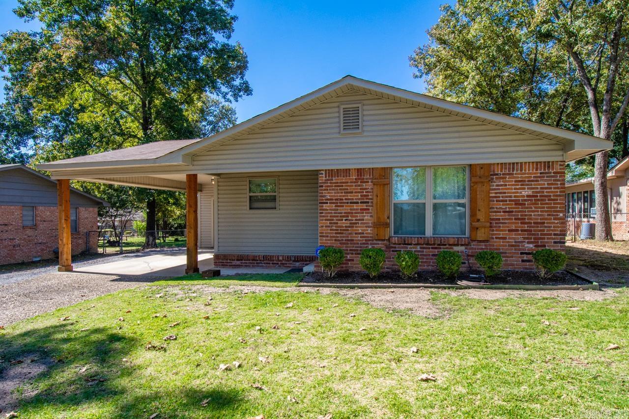 9303 Peach Tree Drive Property Photo 2