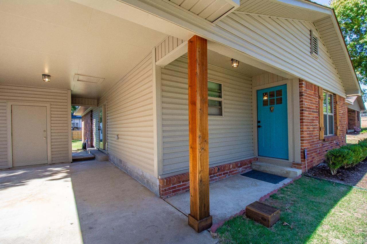 9303 Peach Tree Drive Property Photo 4