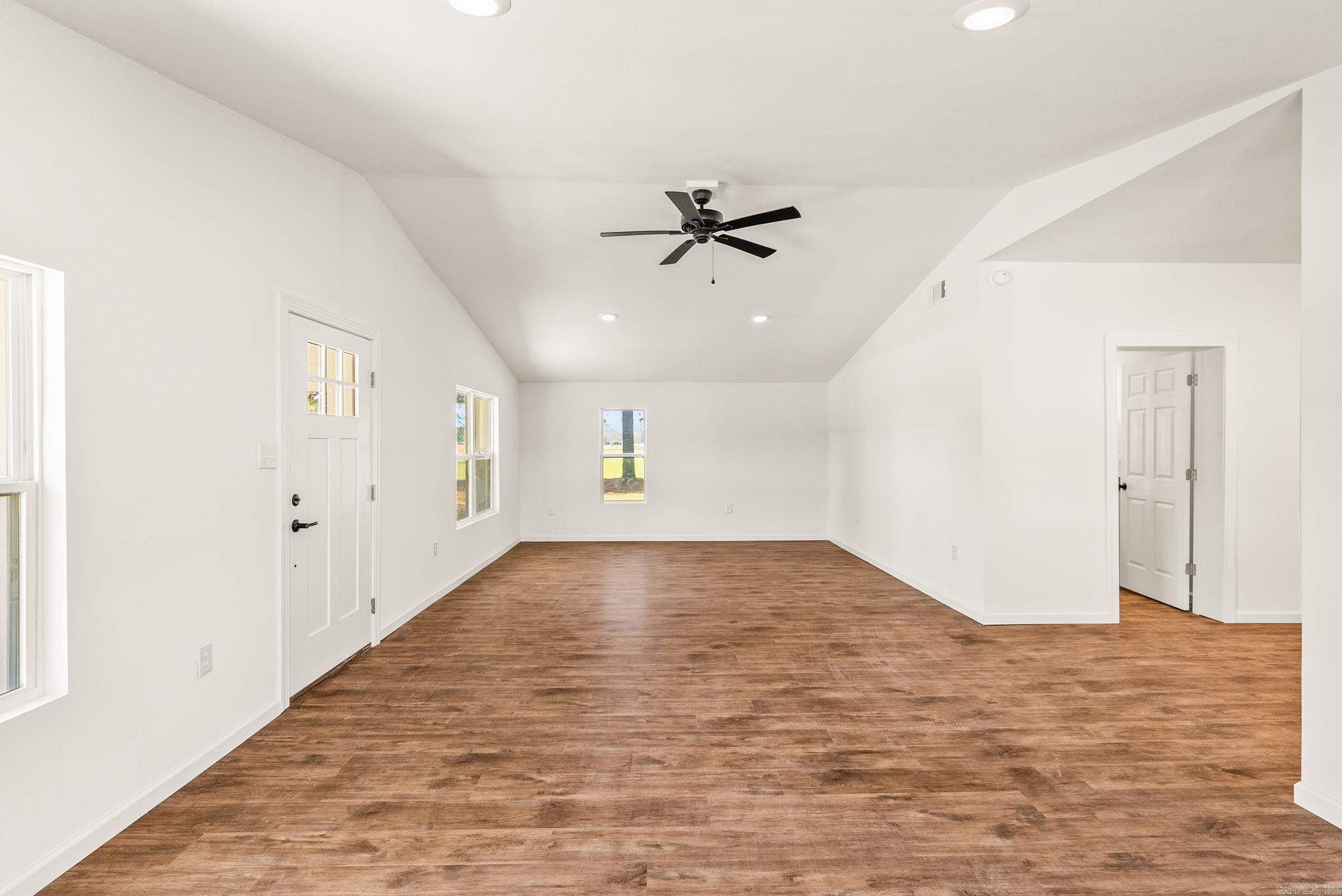 26036964 Property Photo 9