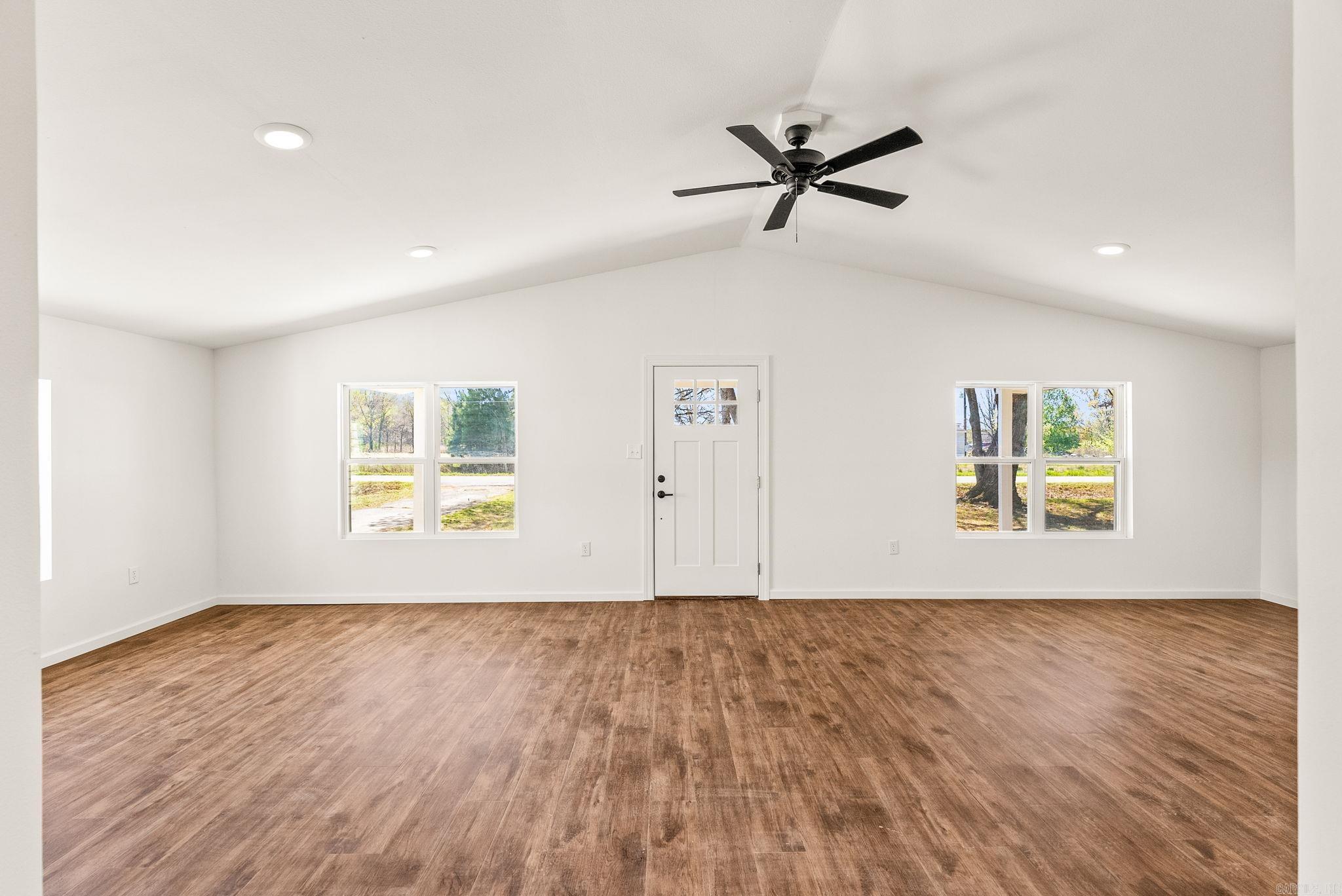 26036964 Property Photo 10