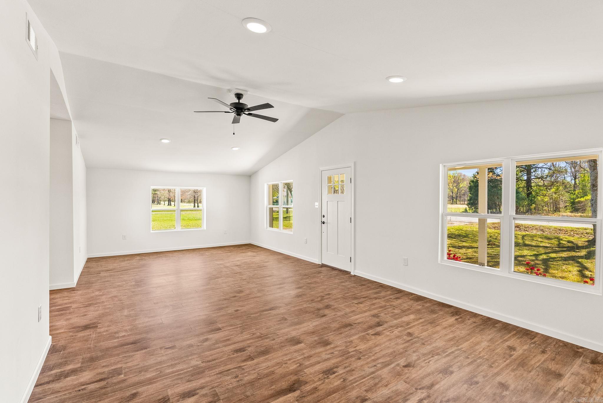 26036964 Property Photo 11