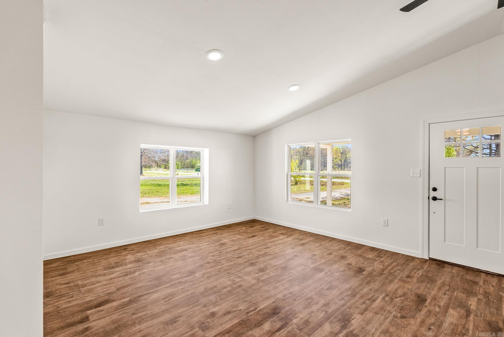 26036964 Property Photo 12