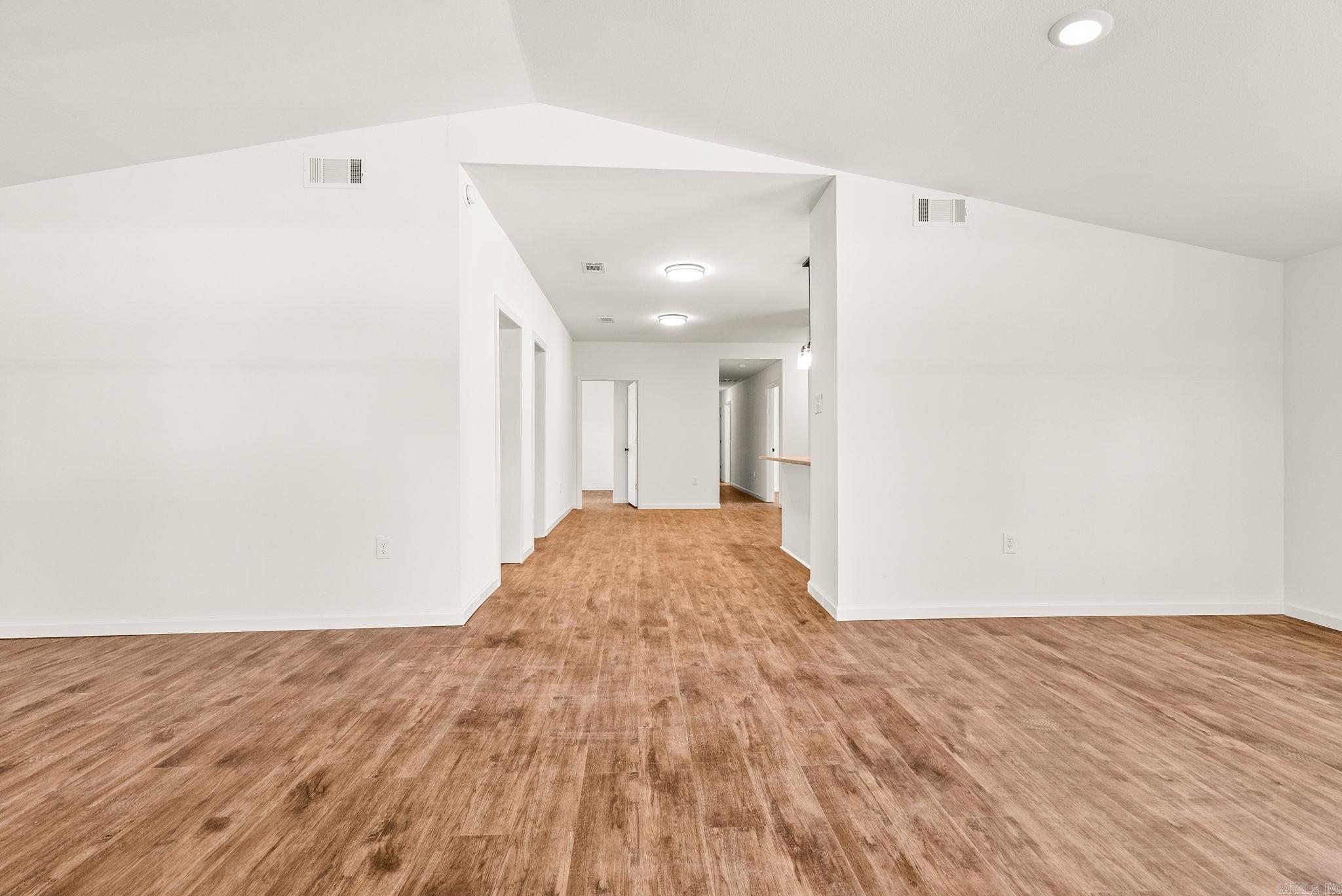26036964 Property Photo 14