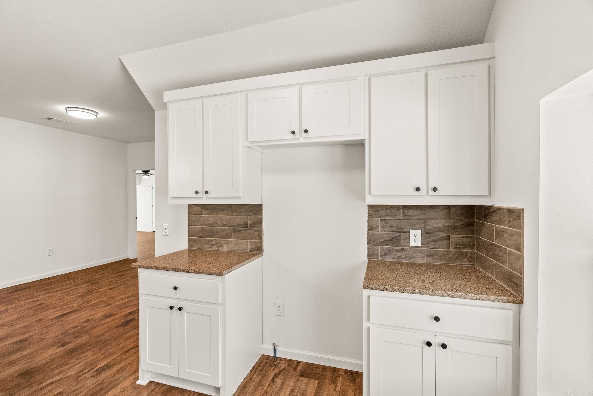 26036964 Property Photo 21