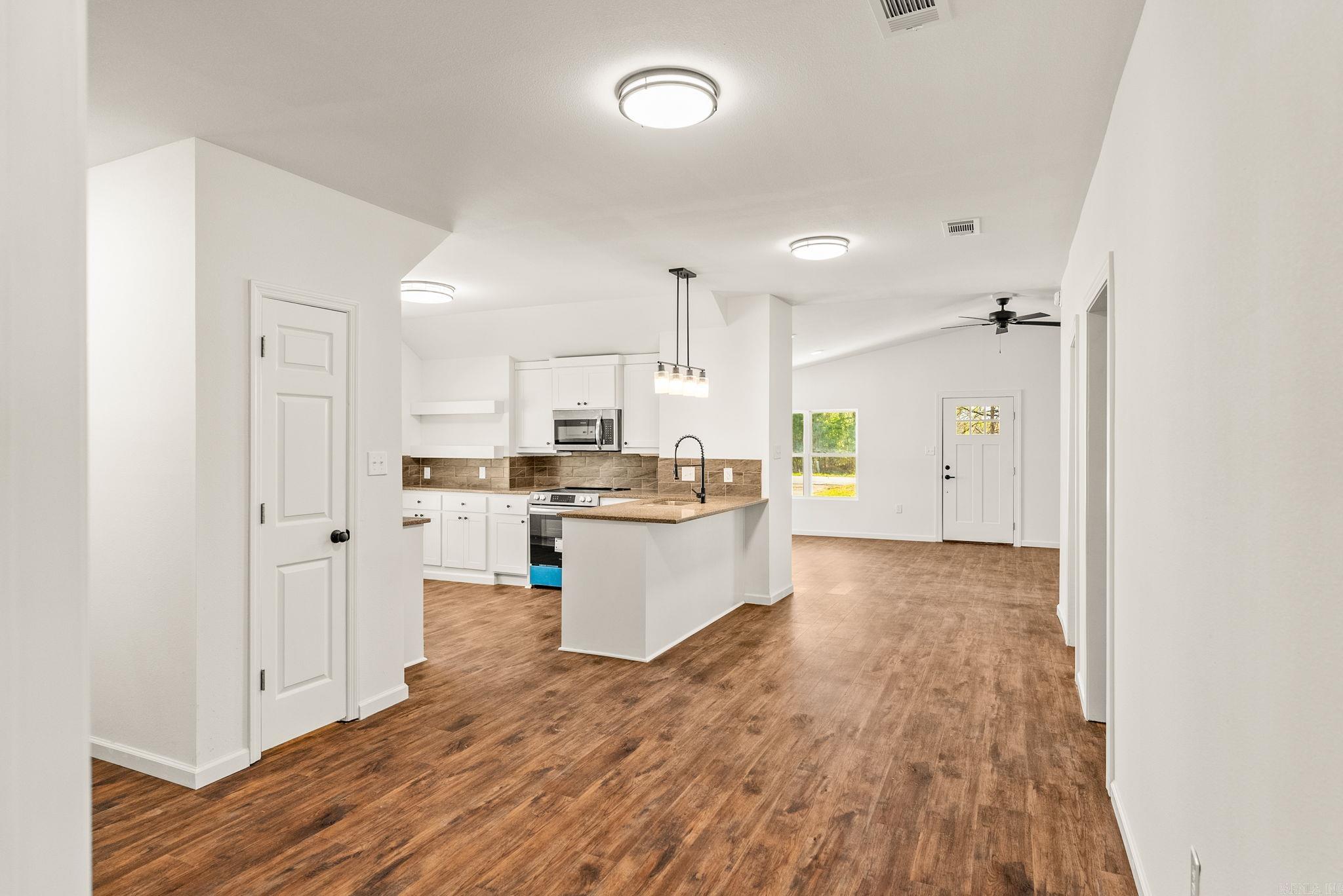26036964 Property Photo 23