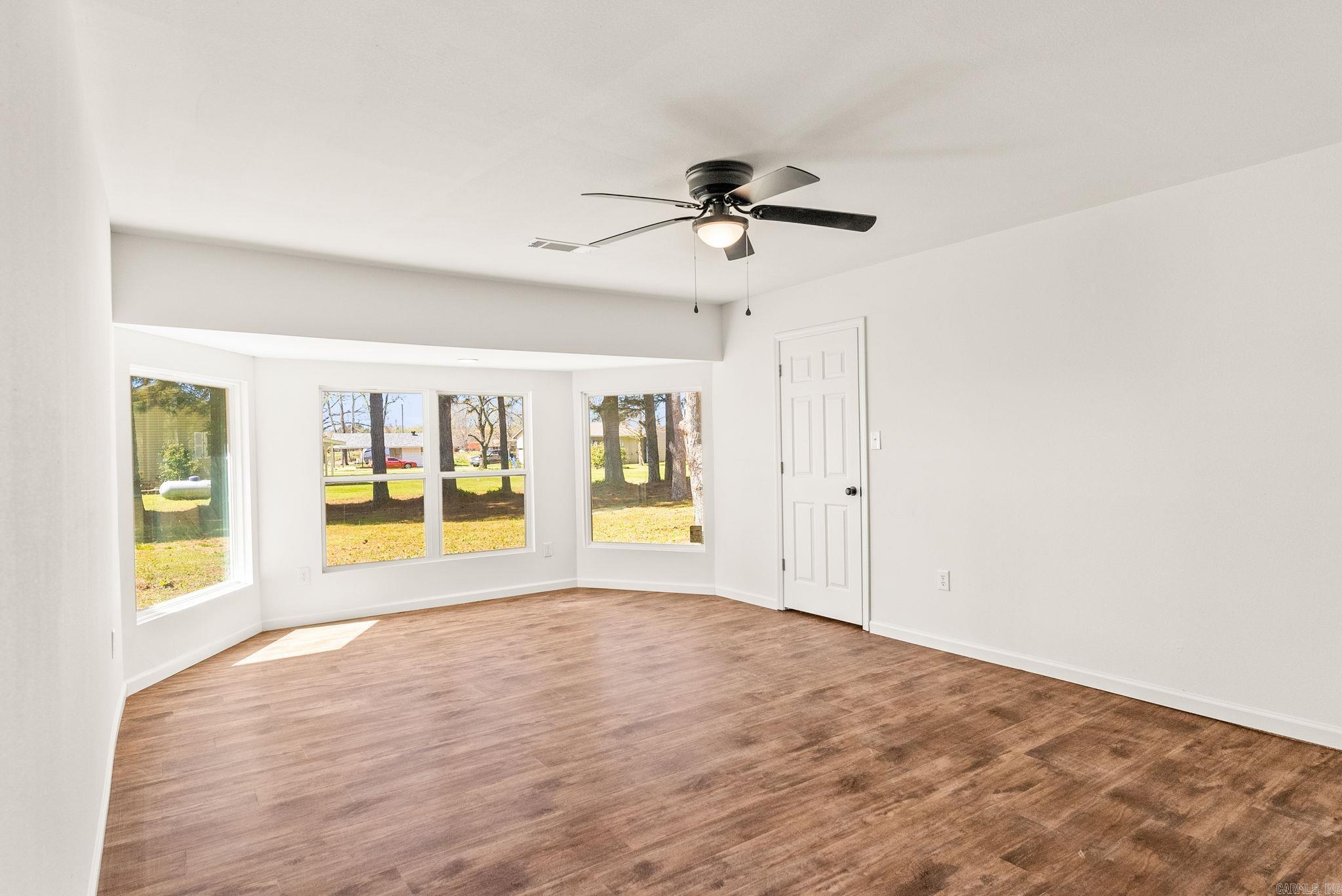 26036964 Property Photo 25