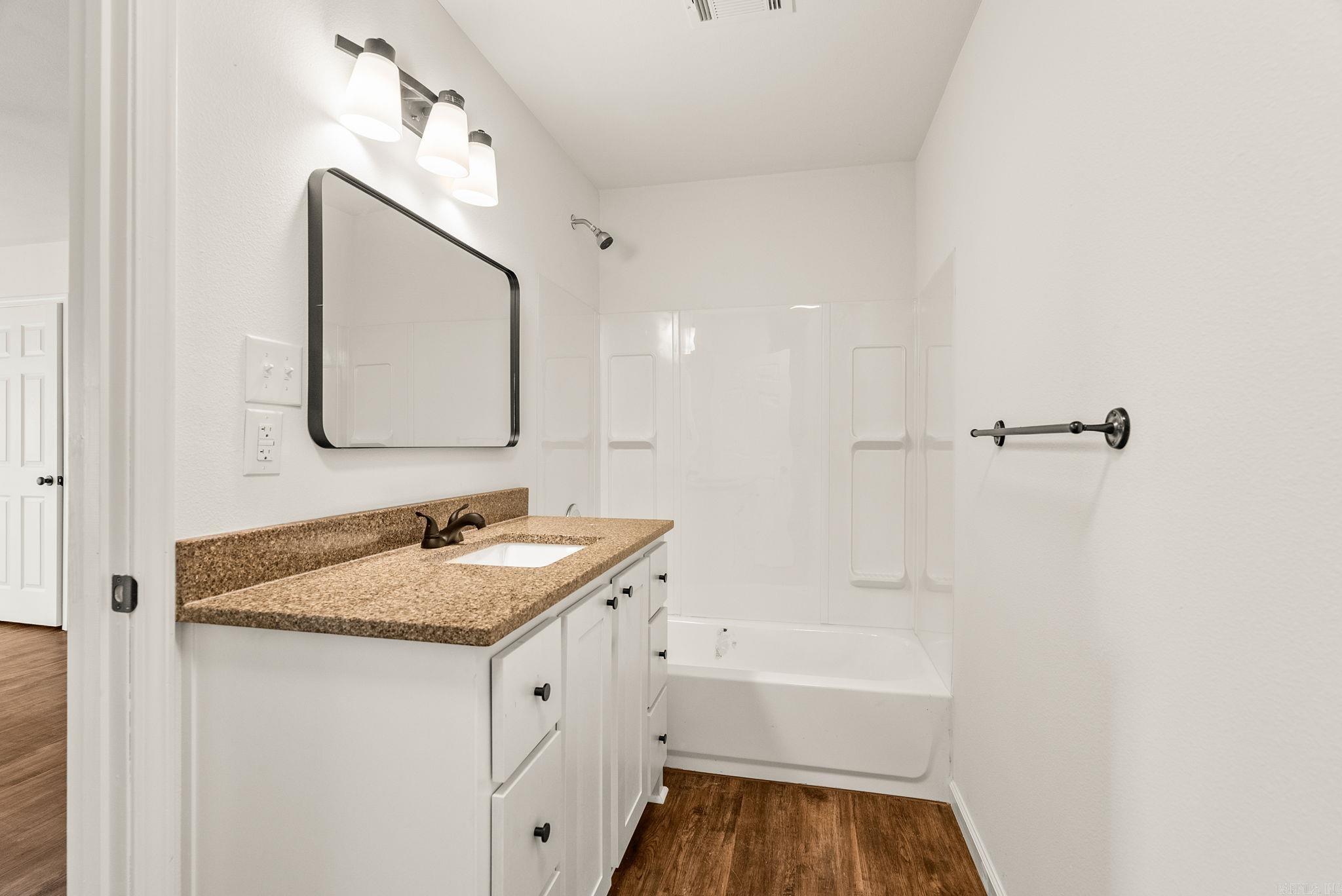 26036964 Property Photo 27