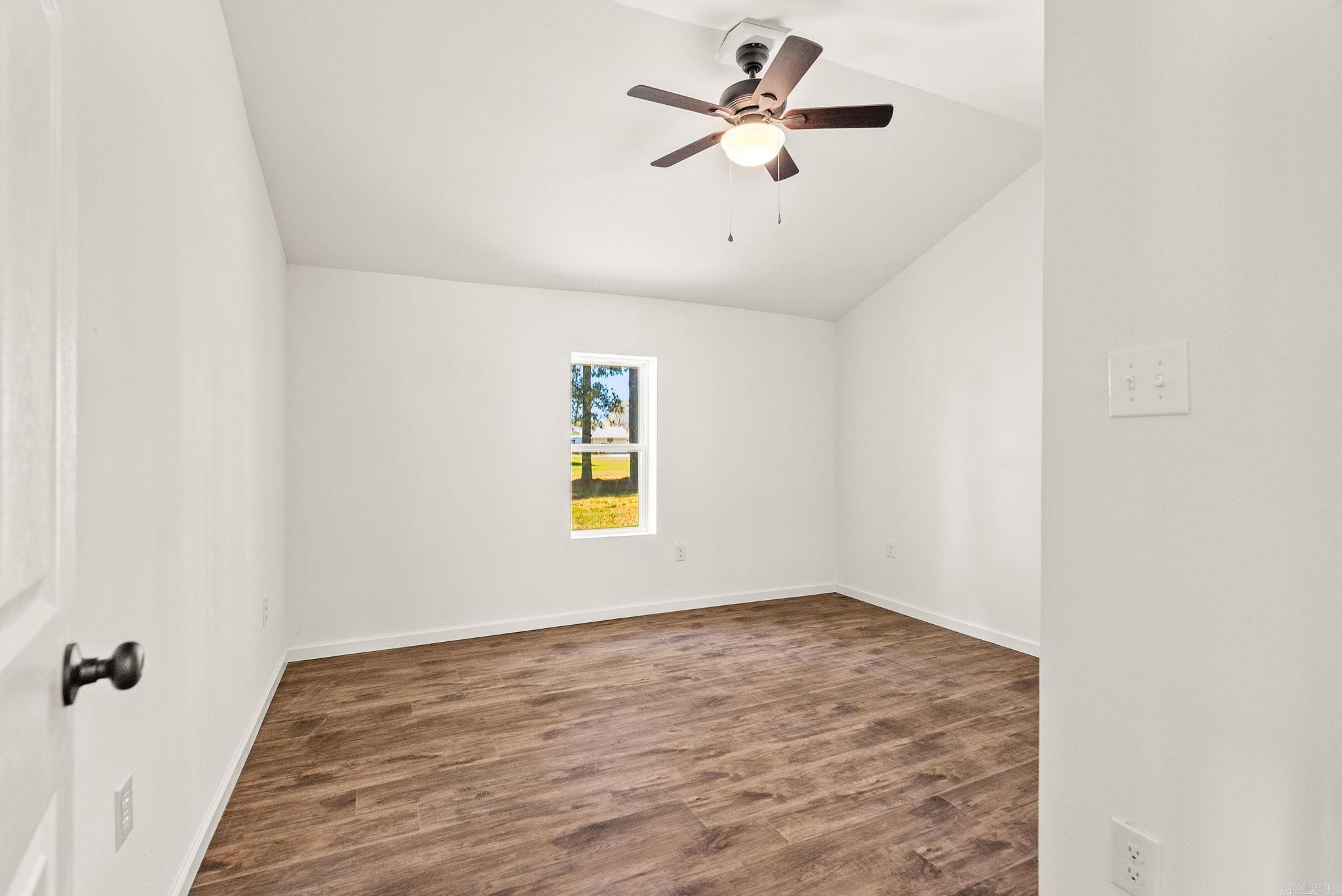 26036964 Property Photo 28