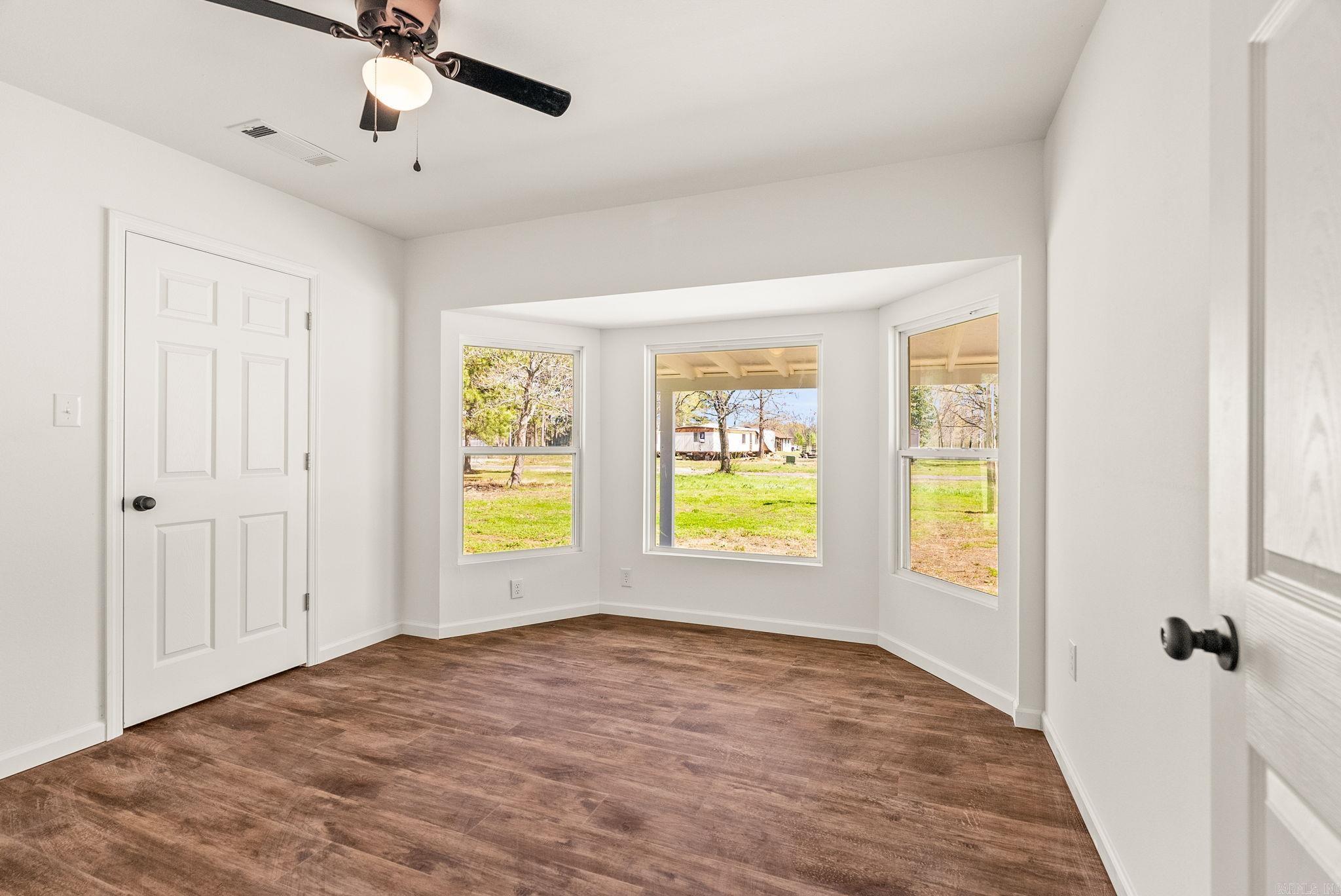 26036964 Property Photo 30