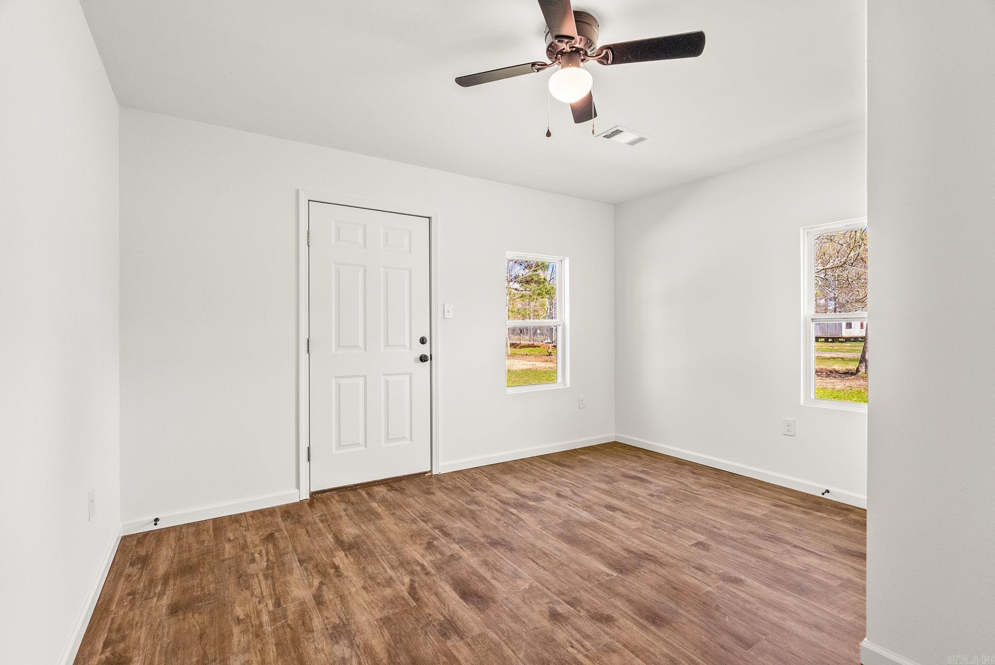 26036964 Property Photo 32
