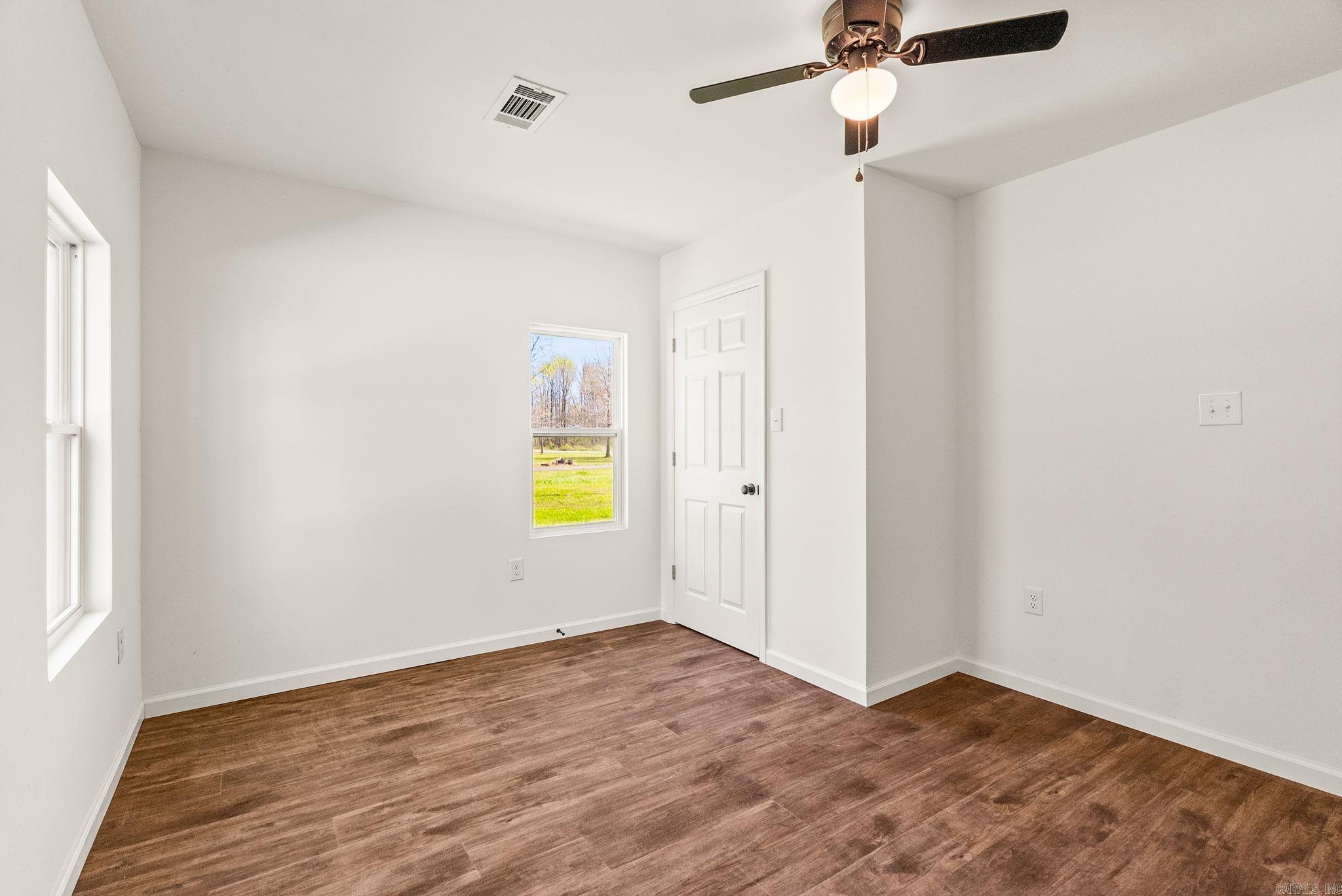 26036964 Property Photo 33