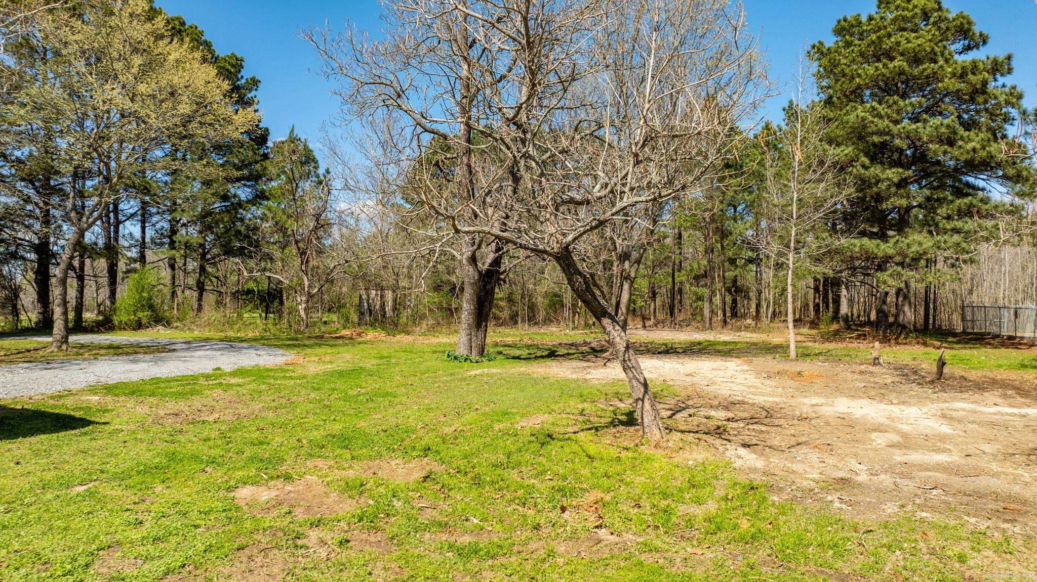 26036964 Property Photo 37