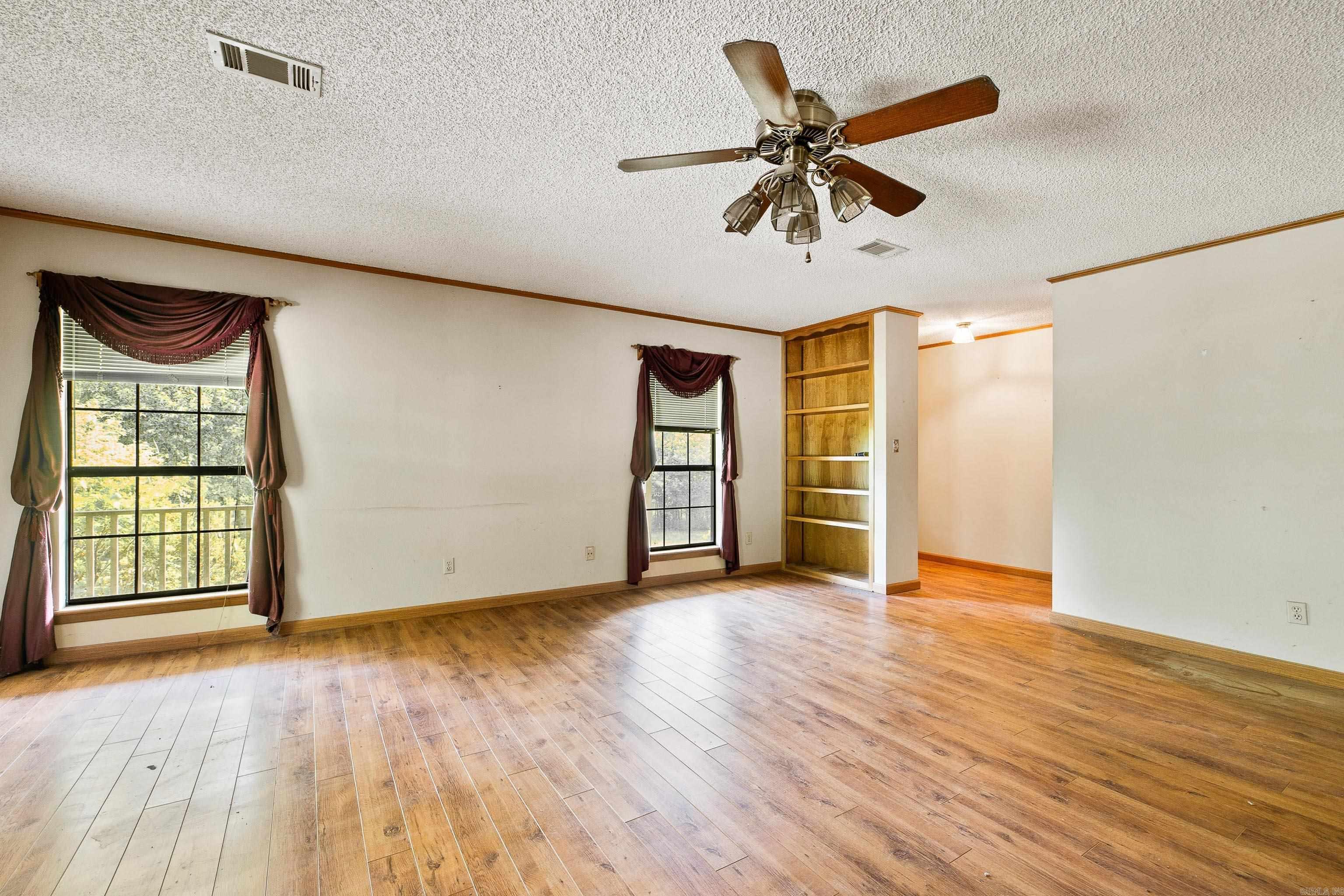 4999 Brooke Cove Property Photo 3