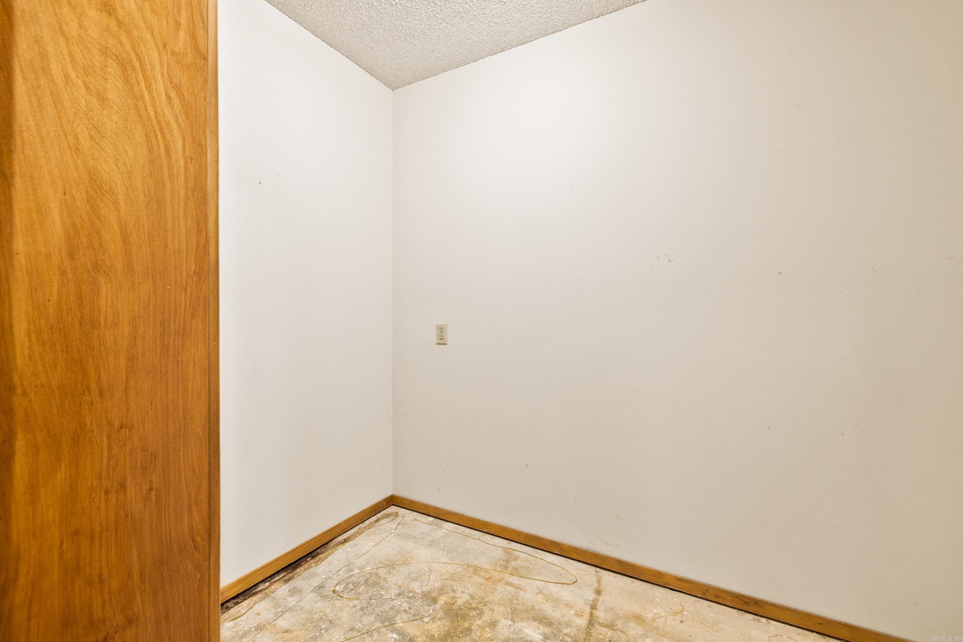 4999 Brooke Cove Property Photo 28