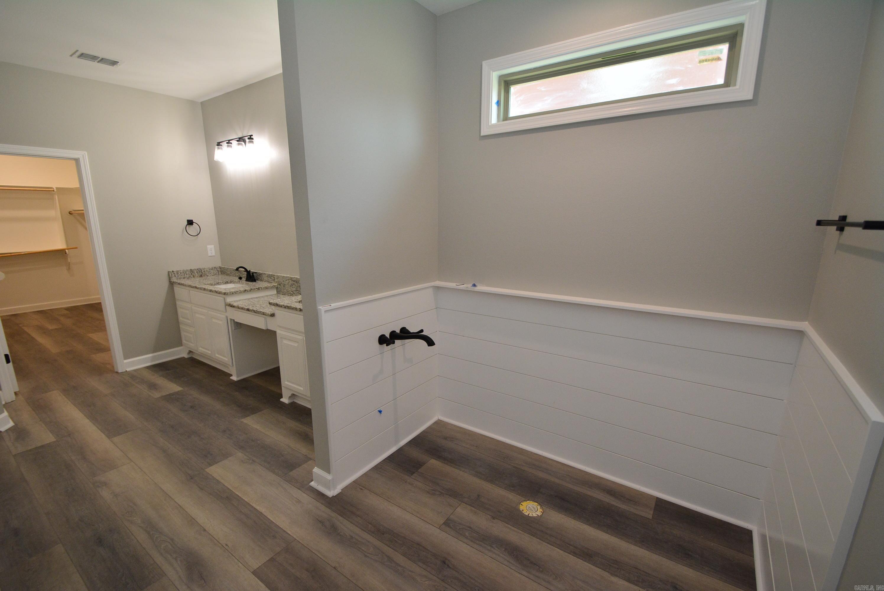 14 Wellington Place Property Photo 23