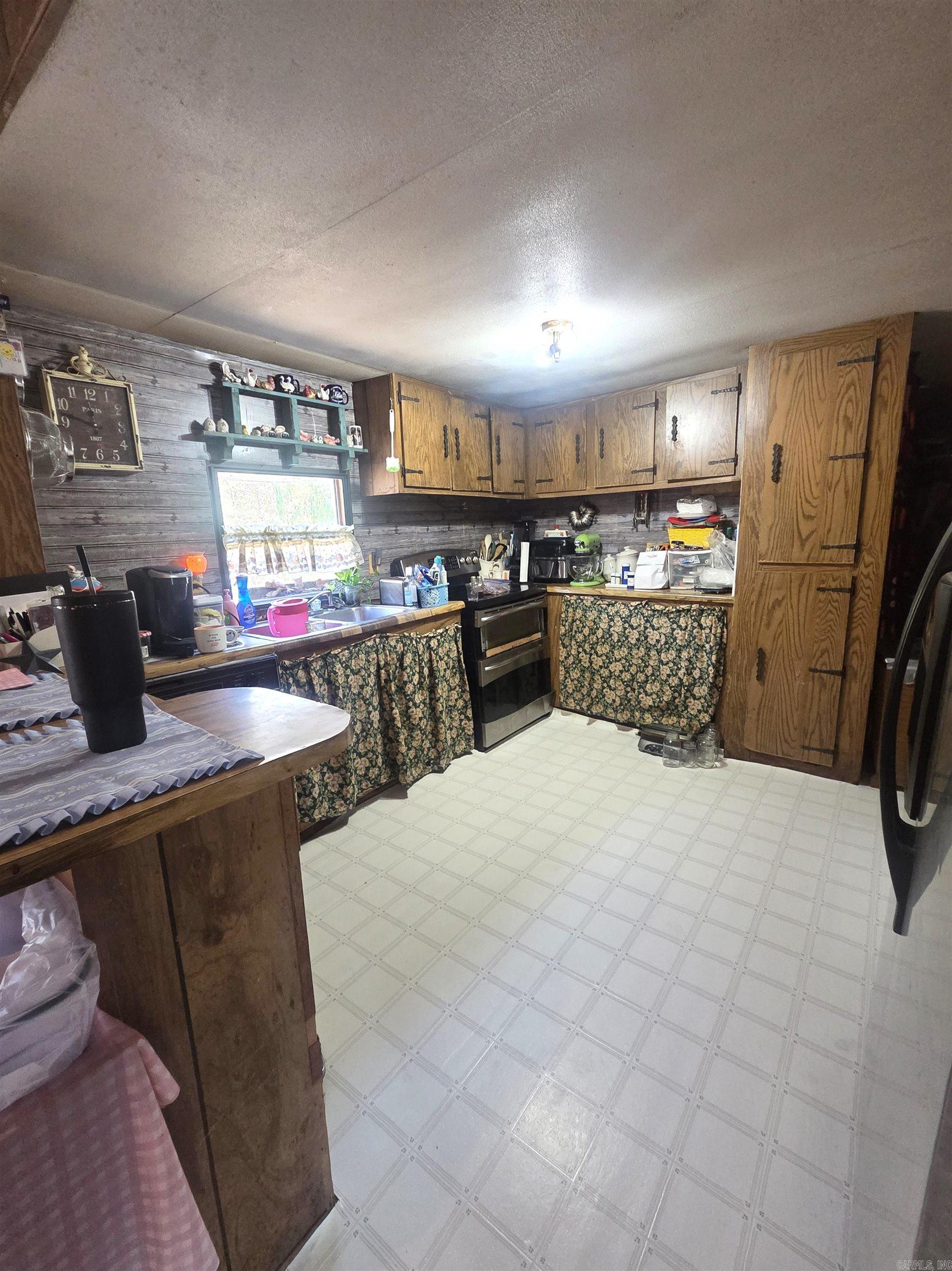 4675 Dooley Road Property Photo 7