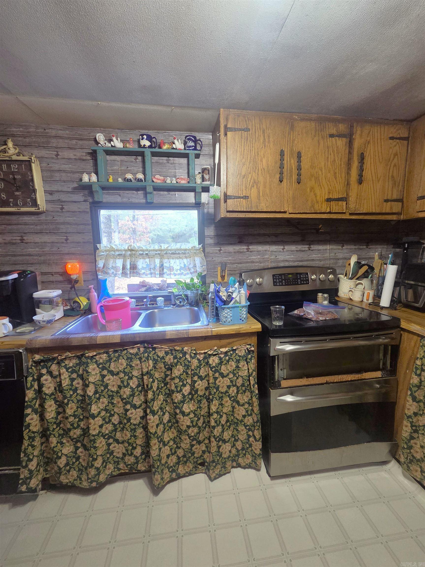 4675 Dooley Road Property Photo 10