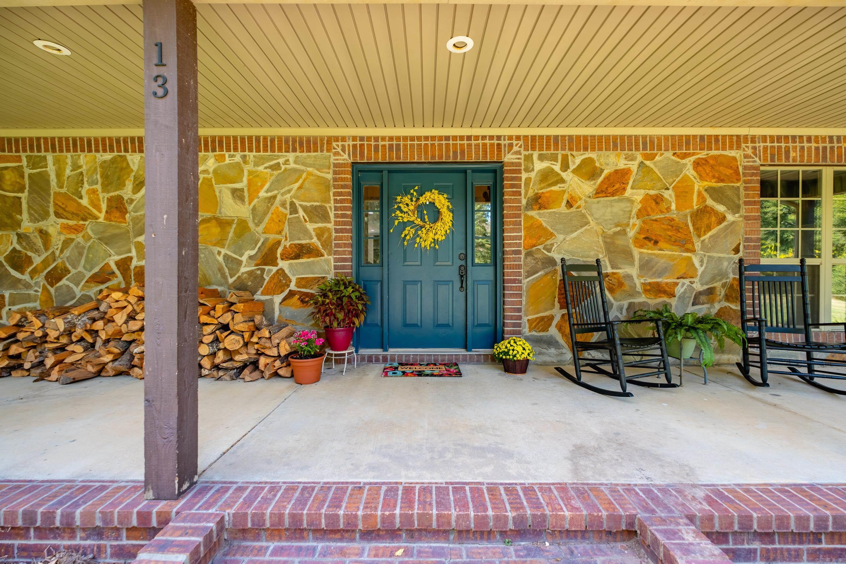 13 Western Hills Circle Property Photo 2
