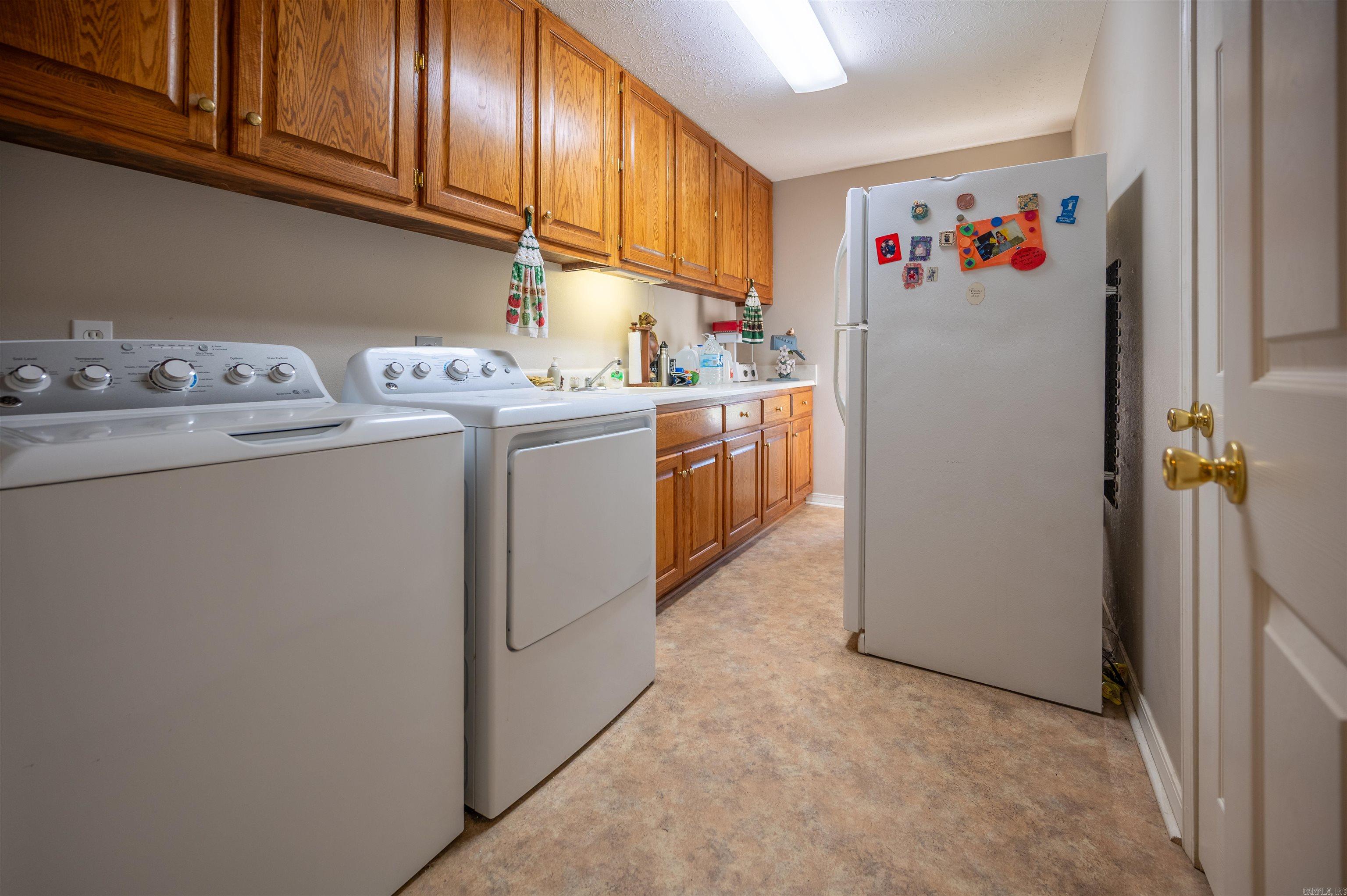 315 Tweedy Property Photo 7