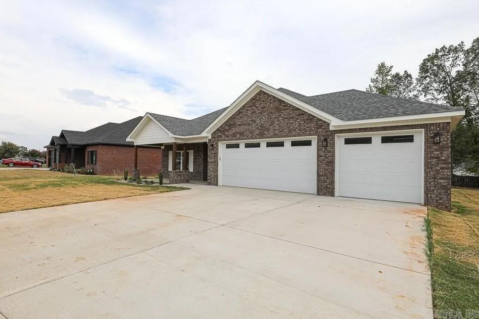 211 Grant Dr Drive Property Photo 4